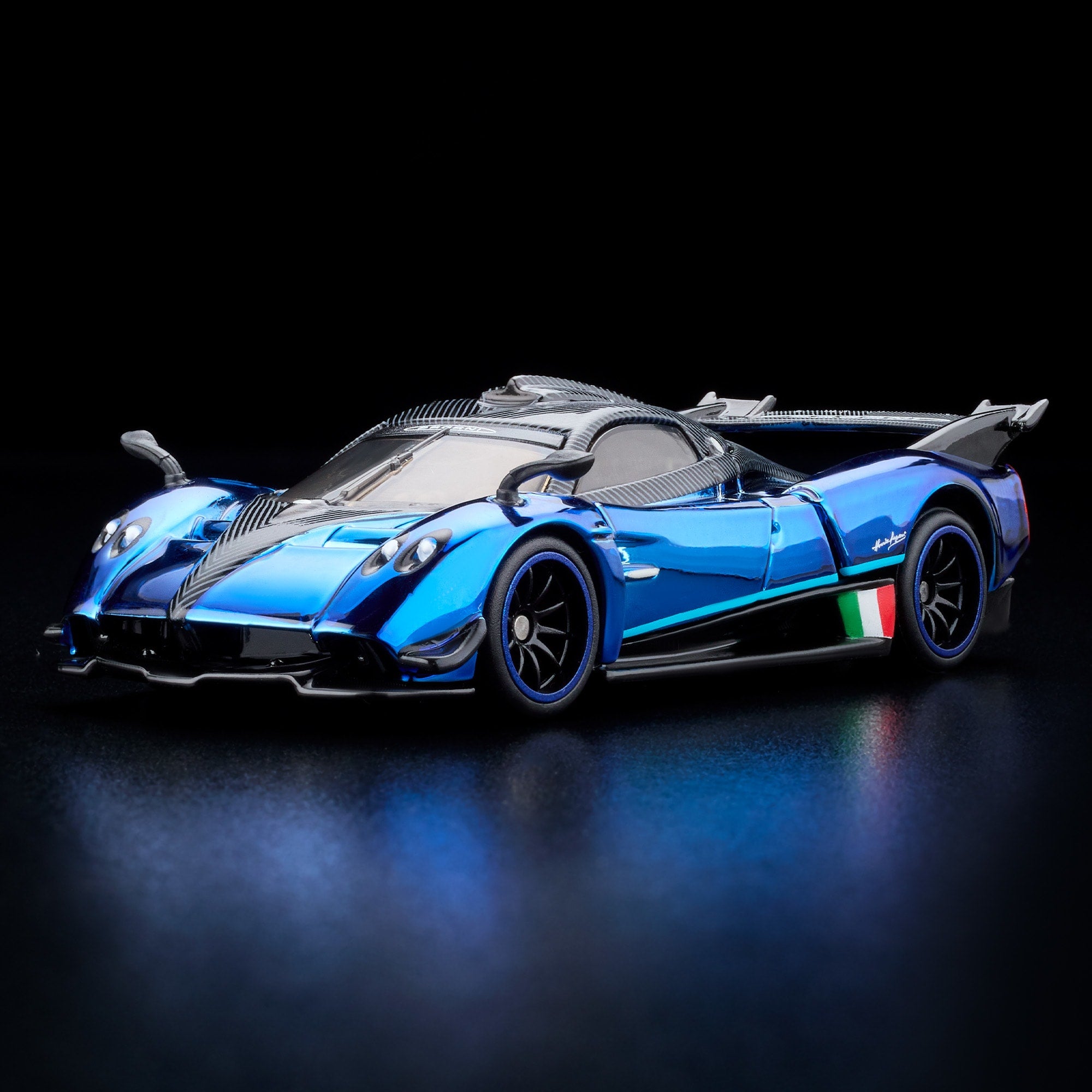 Hot Wheels RLC Exclusive 2021 Pagani Huayra R - Image 2