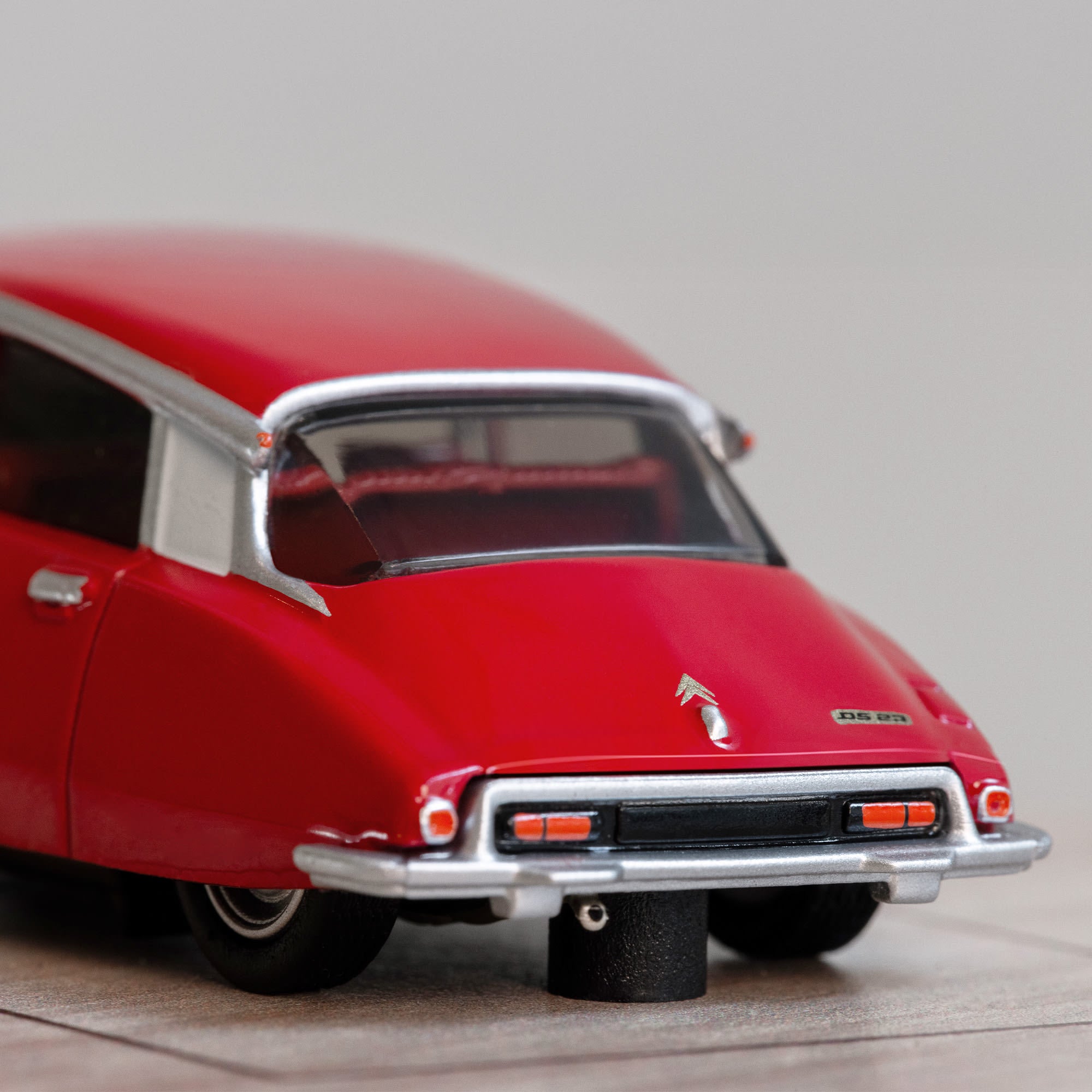 Hot Wheels x MoMA Citroën DS 23 Sedan - Image 2