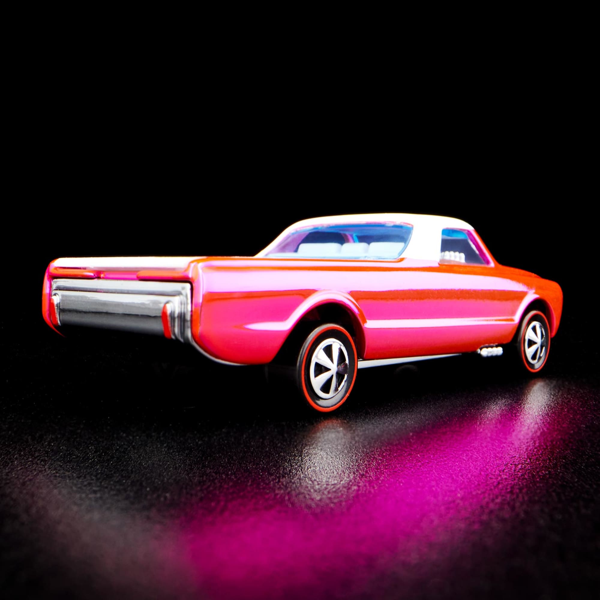 Hot Wheels RLC EXCLUSIVE 2022 PINK EDITIONS CUSTOM FLEETSIDE™ - Image 2