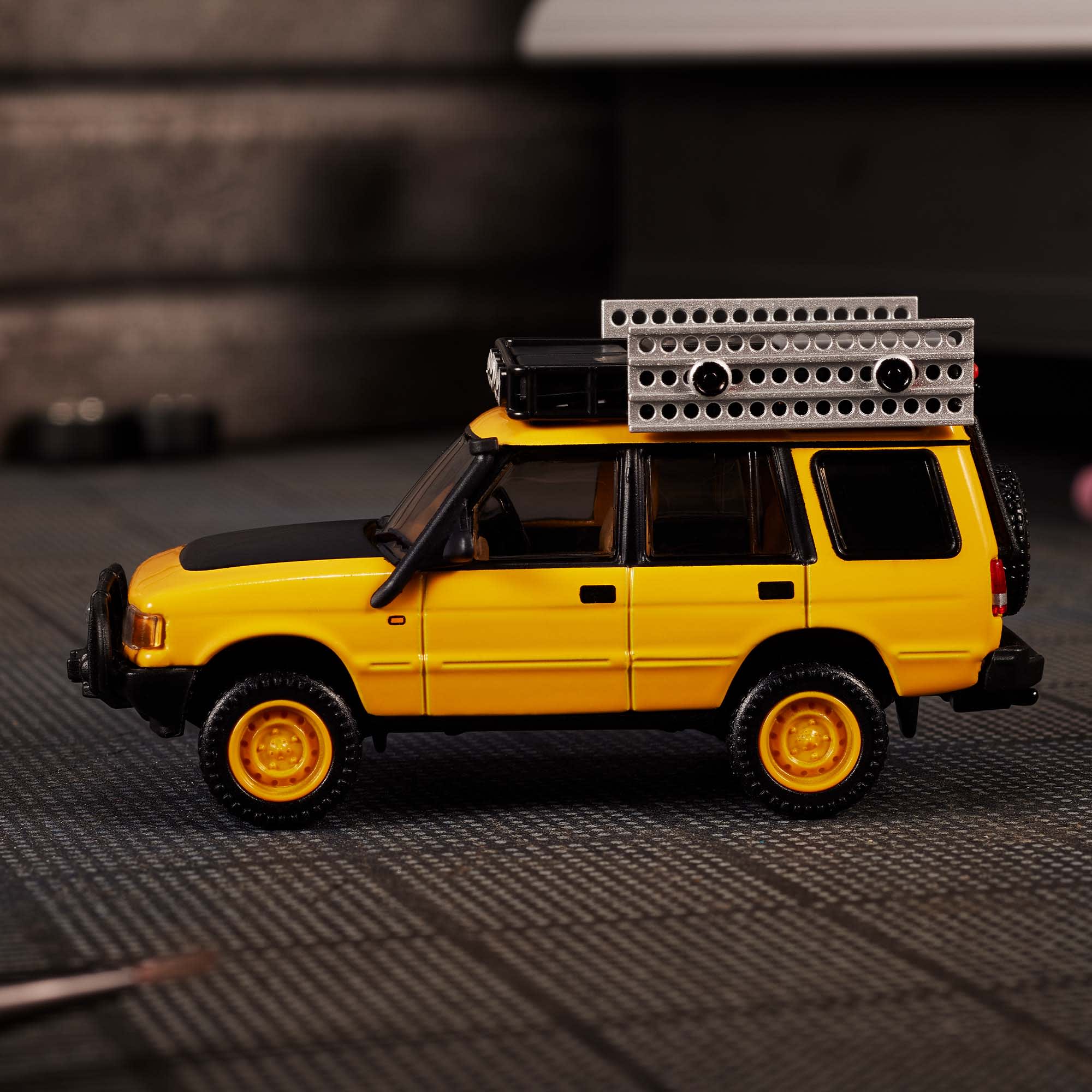 Hot Wheels Elite 64 Mod Shop '94 Land Rover Discovery - Image 6