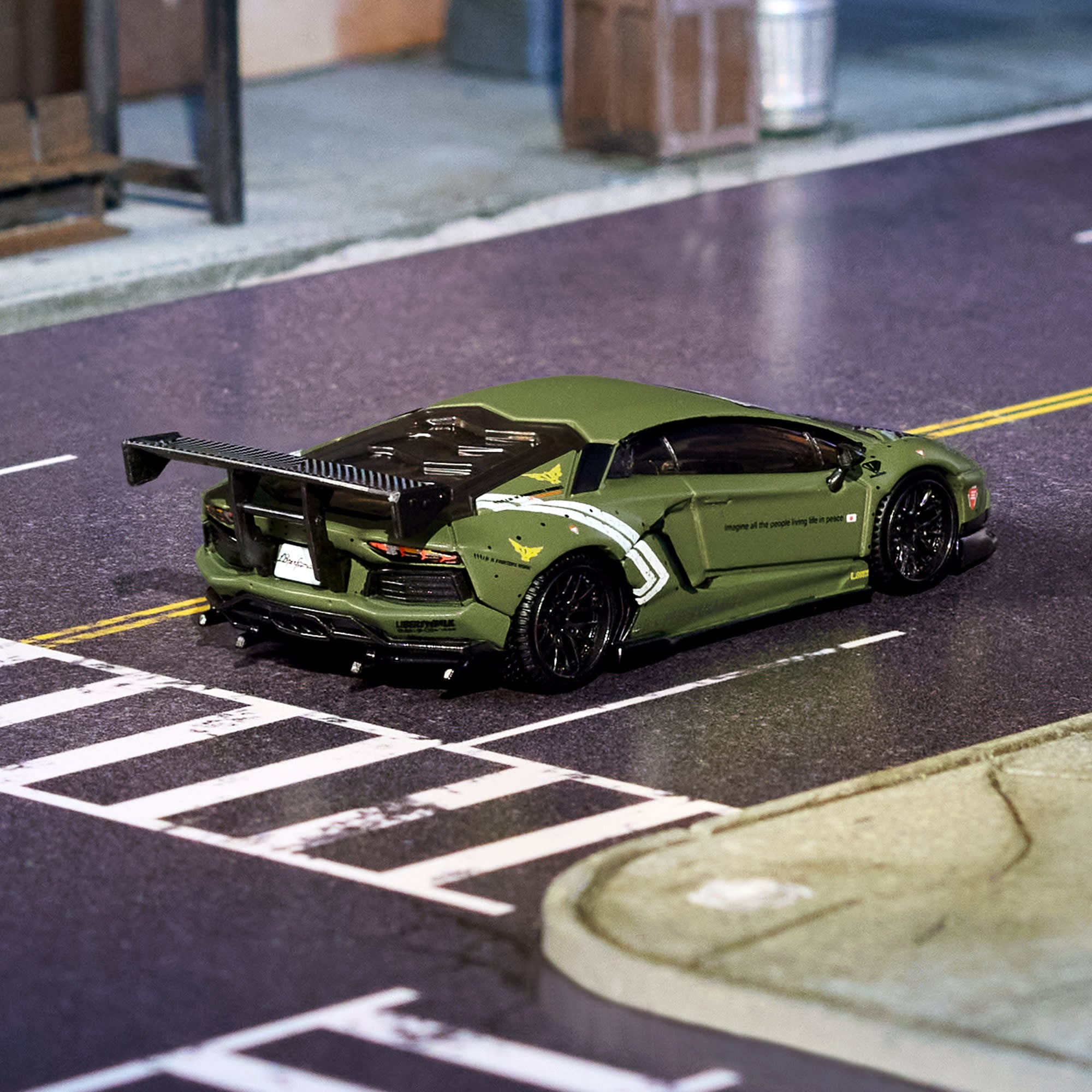 Hot Wheels Elite 64 LBWK Lamborghini Aventador LP 700-4 - Image 4