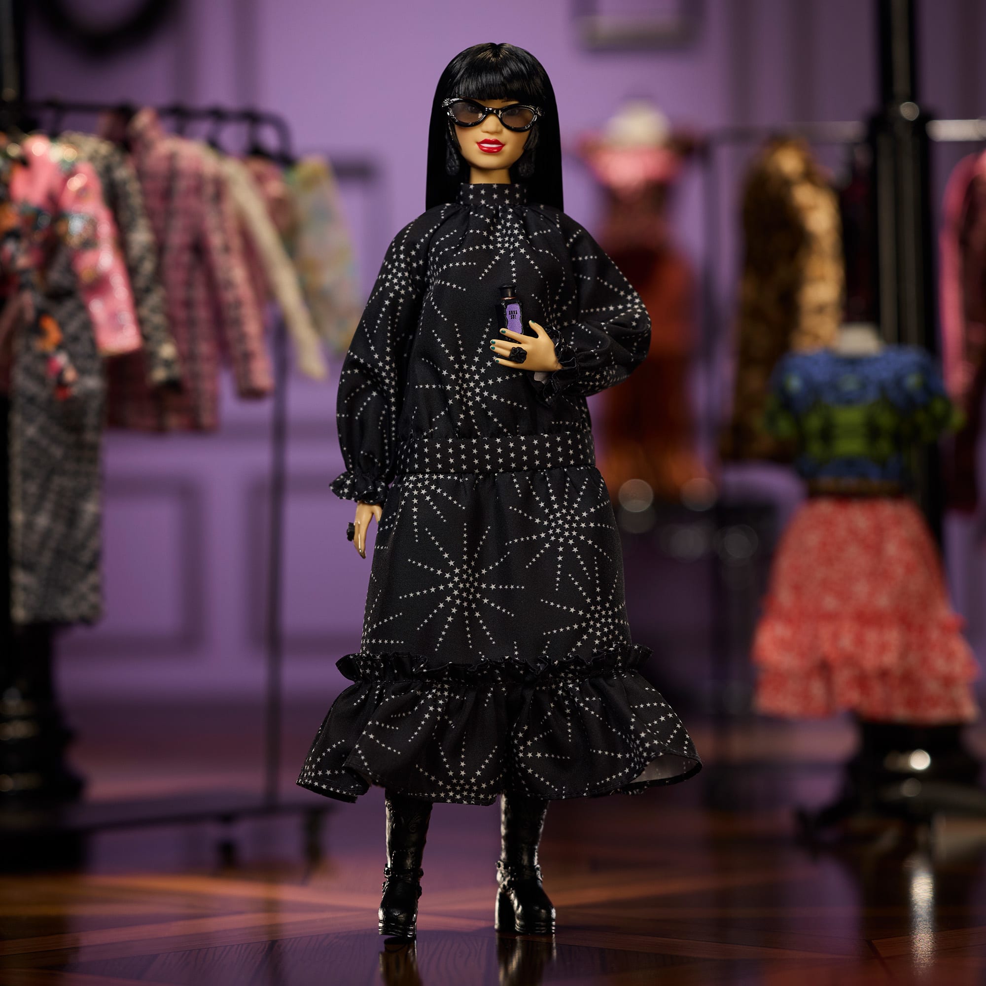 Barbie Inspiring Women Anna Sui Doll - Image 7
