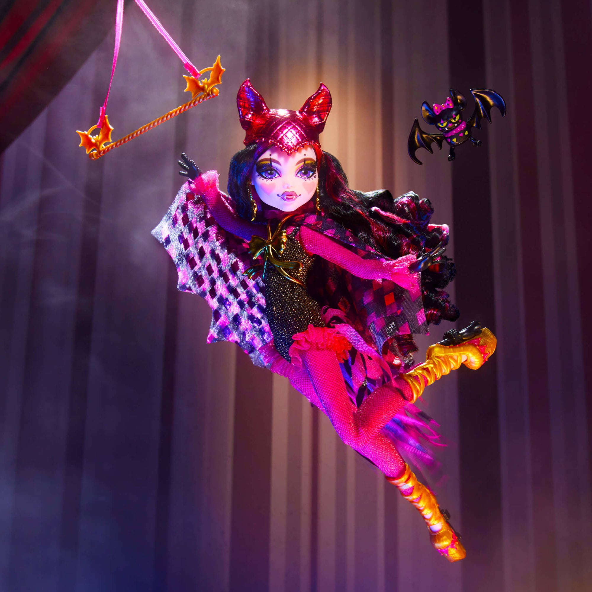 Monster High Freak Du Chic Draculaura Figure - Image 2