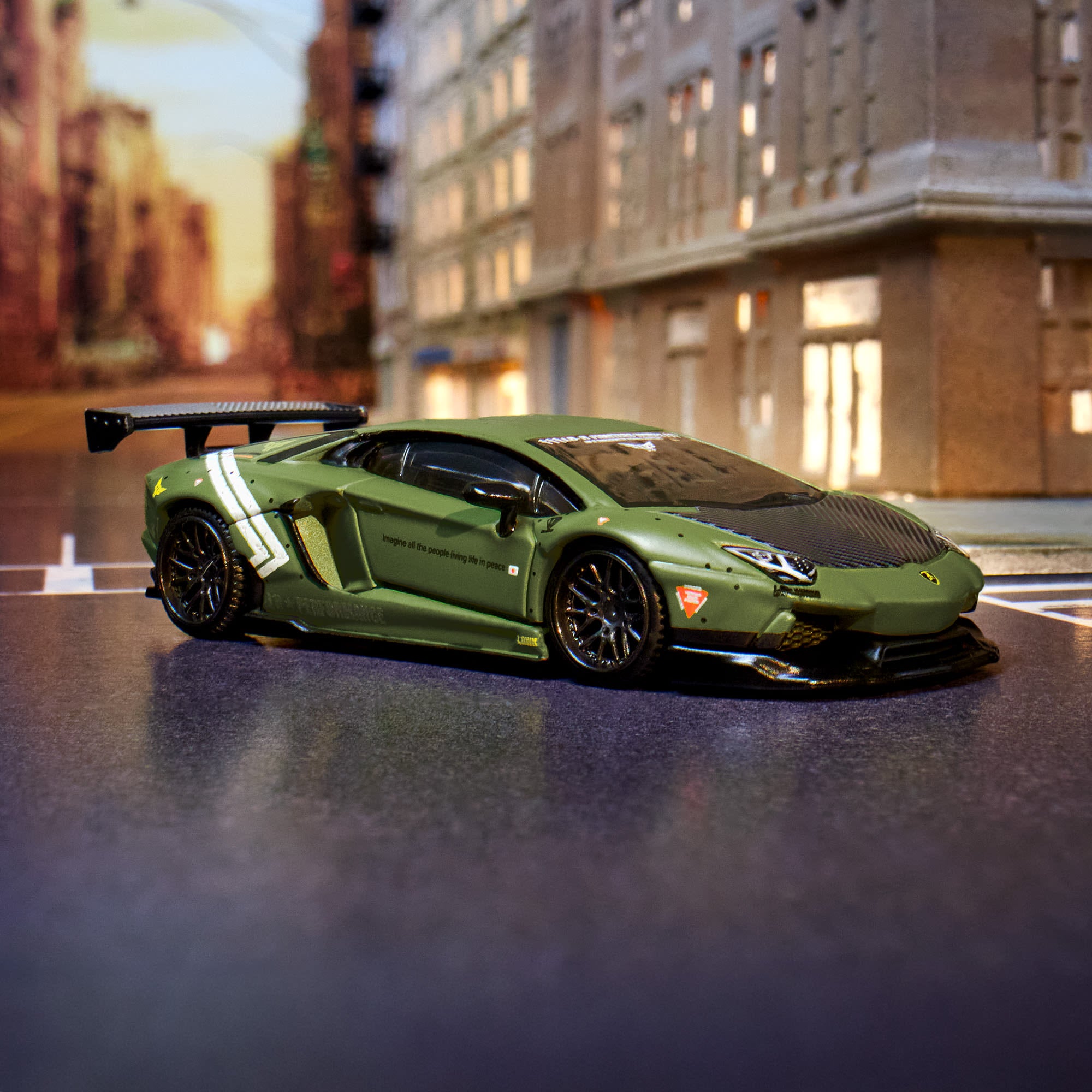 Hot Wheels Elite 64 LBWK Lamborghini Aventador LP 700-4 - Image 2