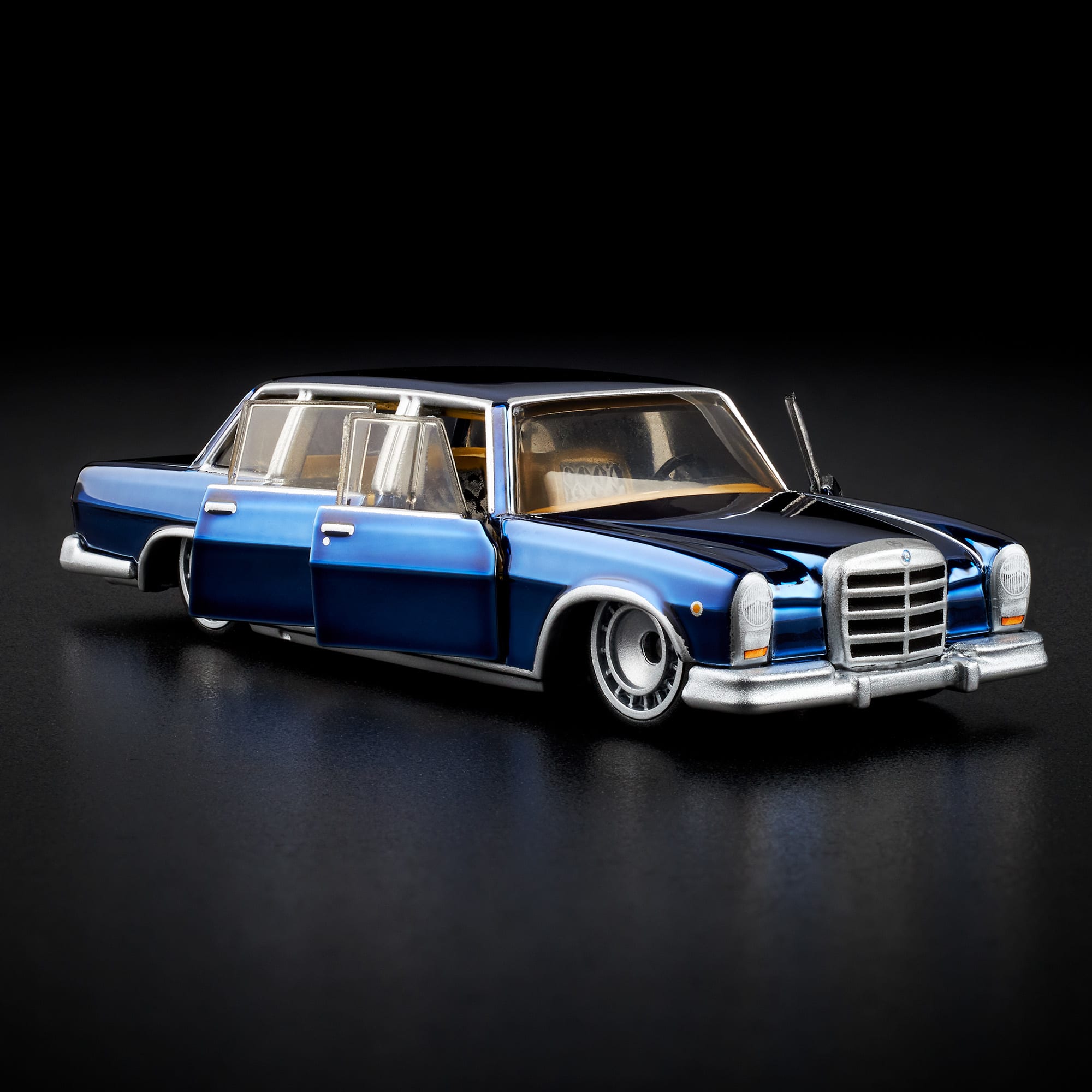 Hot Wheels RLC Exclusive 1964 Mercedes-Benz 600 - Image 2