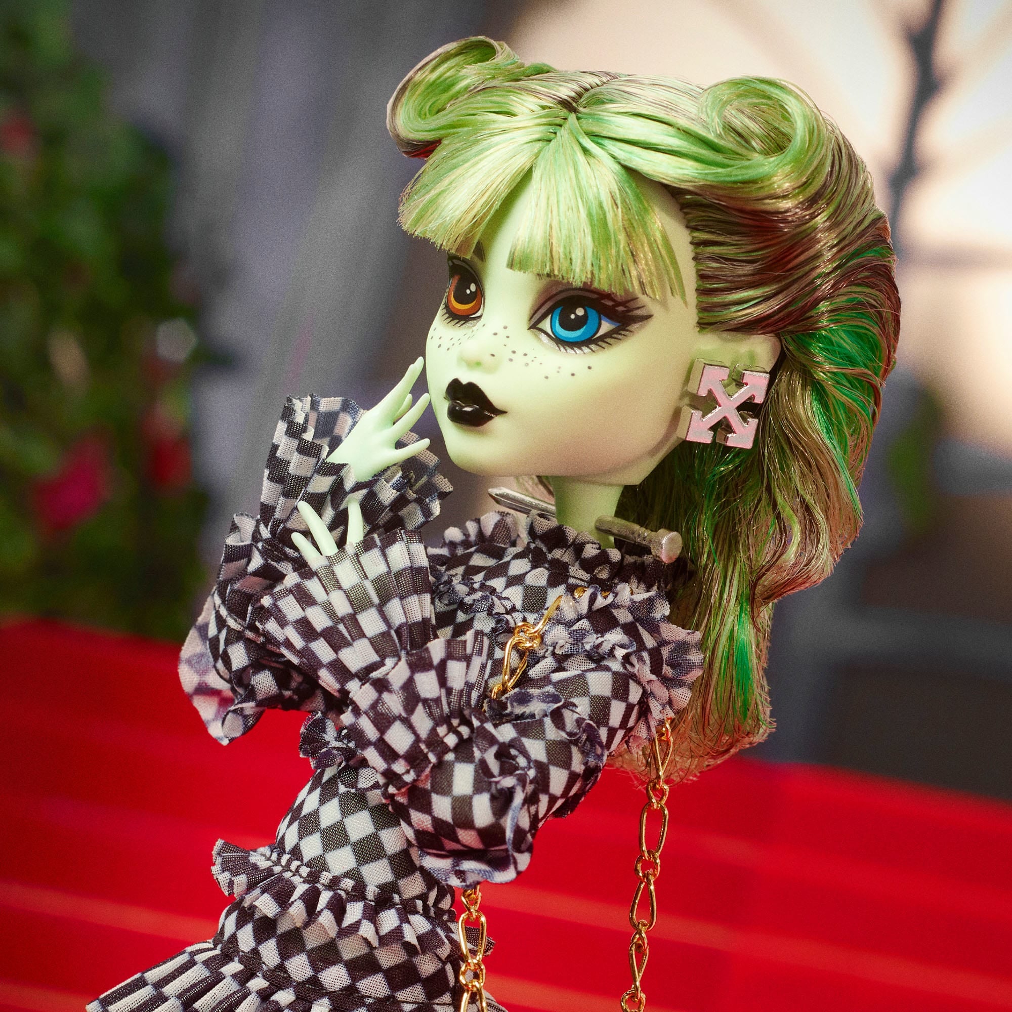 Off-White™ c/o Monster High Harmonie Ghoul Doll - Image 5