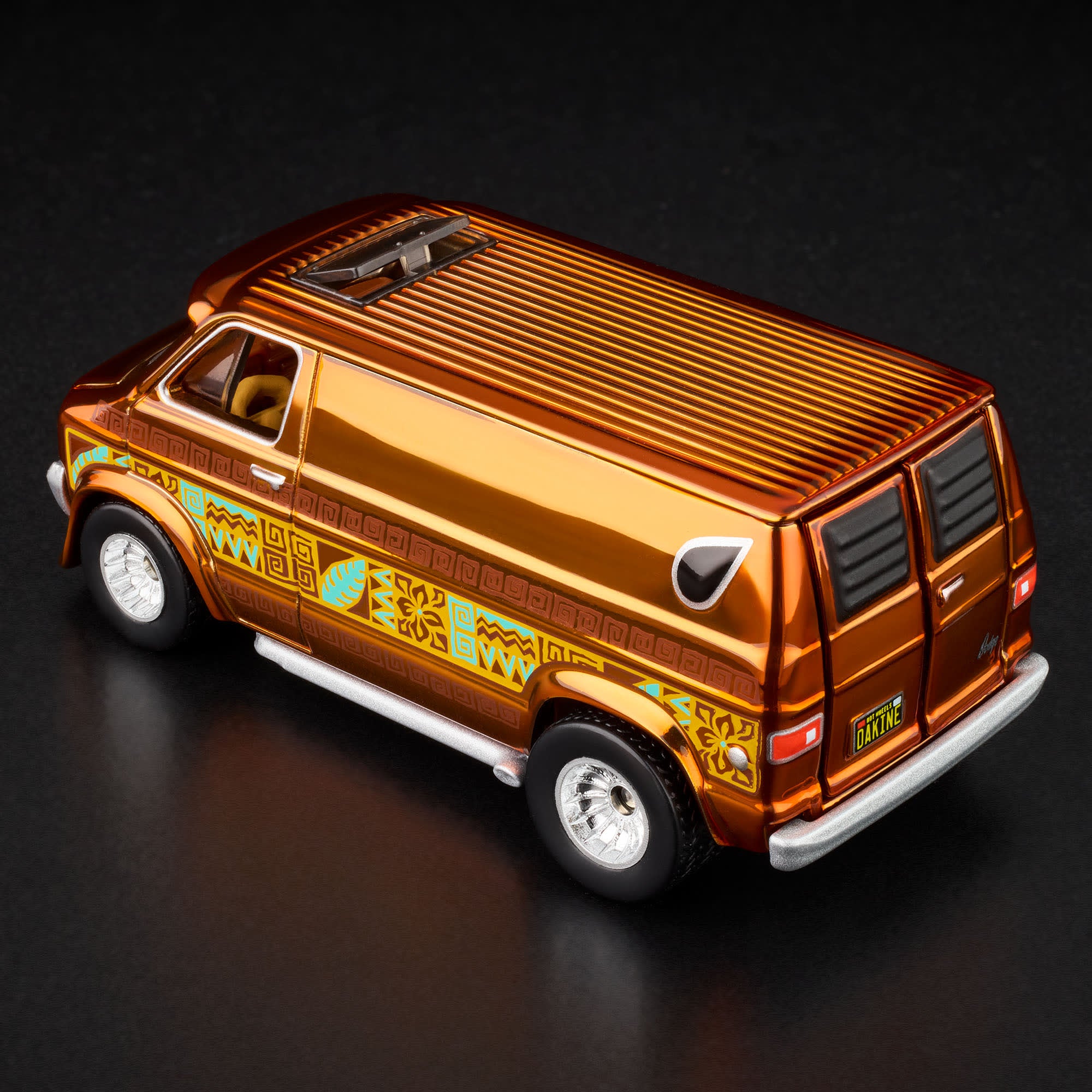 Hot Wheels RLC Exclusive '70s Dodge Tradesman Van - Image 15
