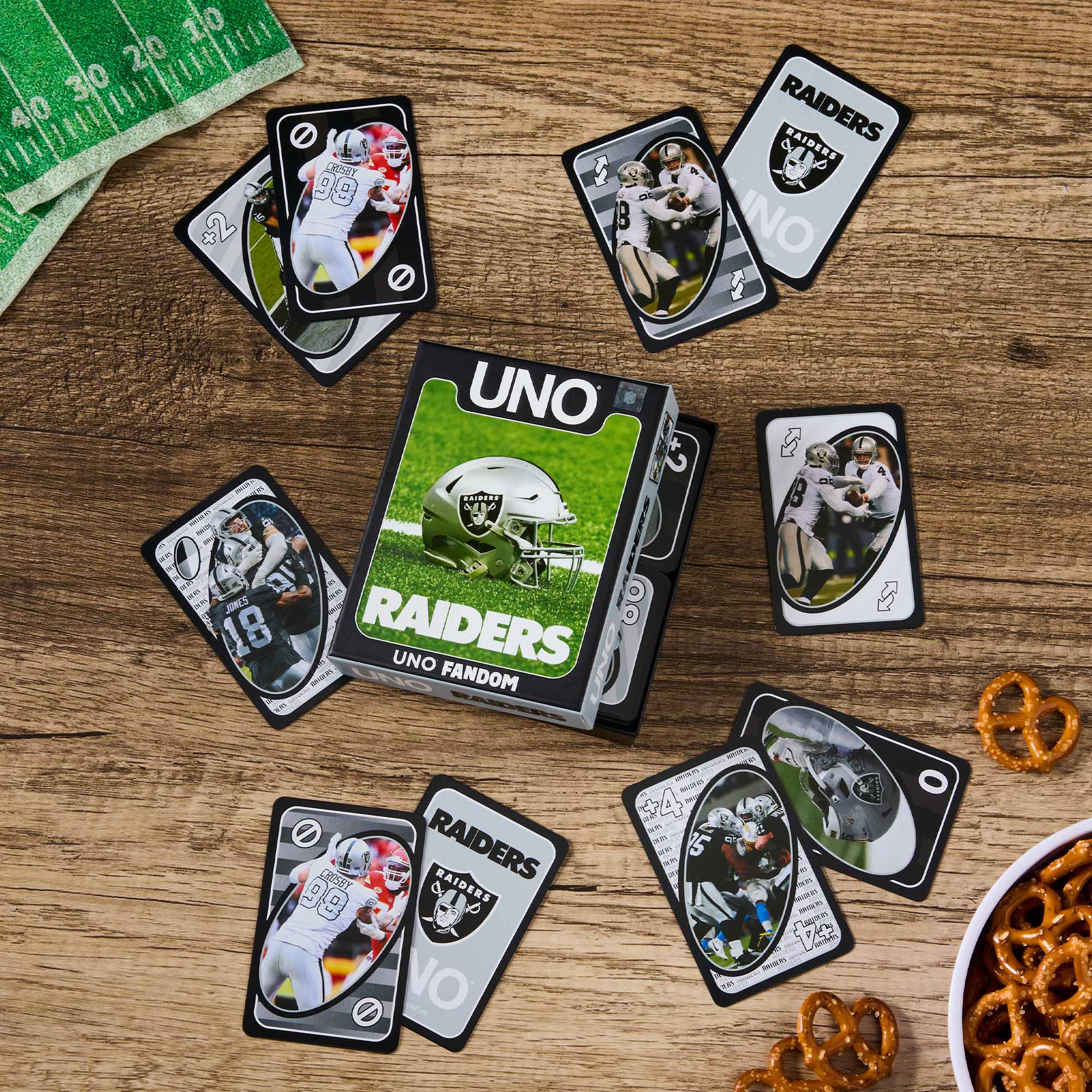 UNO Fandom NFL Las Vegas Raiders Game Deck - Image 3