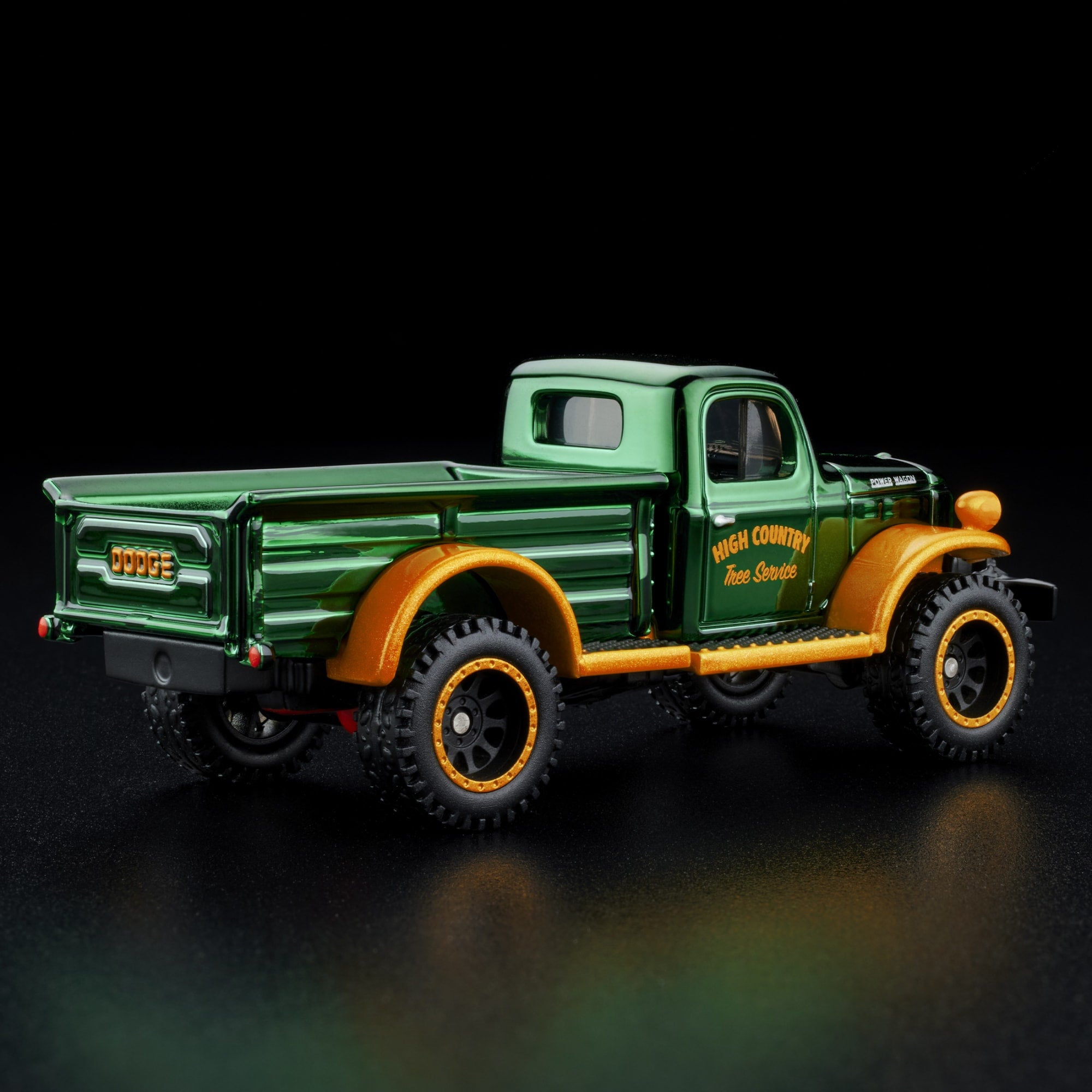 Hot Wheels RLC Exclusive Holiday 1952 Dodge Power-Wagon - Image 2