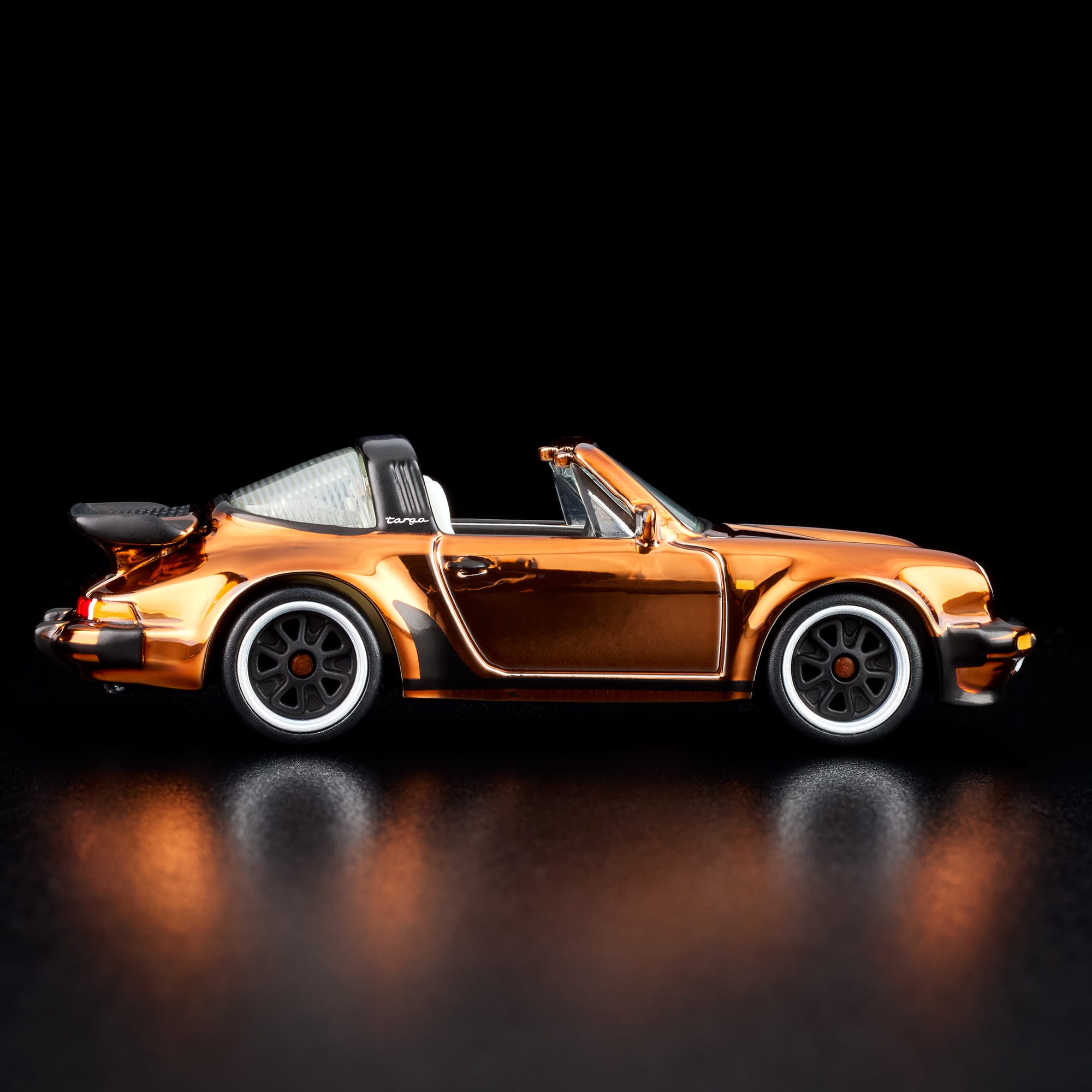 Hot Wheels RLC Exclusive 1988 Porsche 911 Targa Turbo With CHASE Version - Image 5