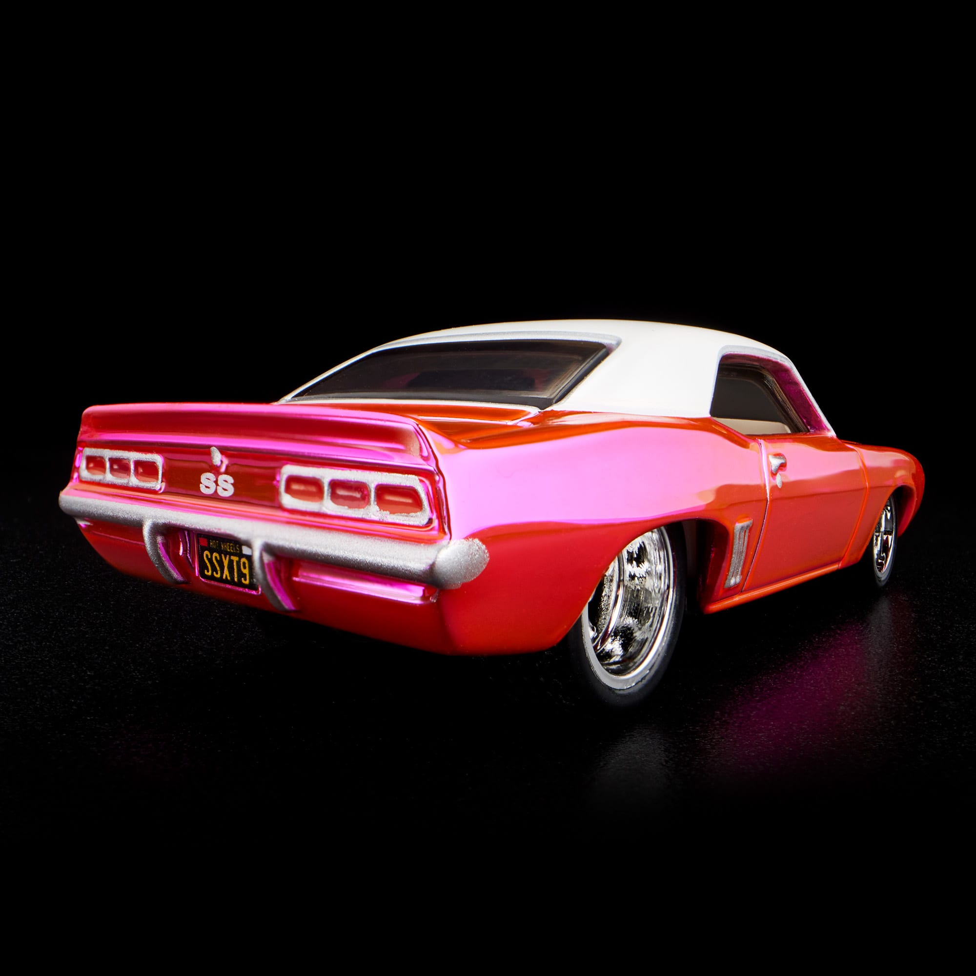Hot Wheels RLC 1969 Chevy Camaro SS - Image 12