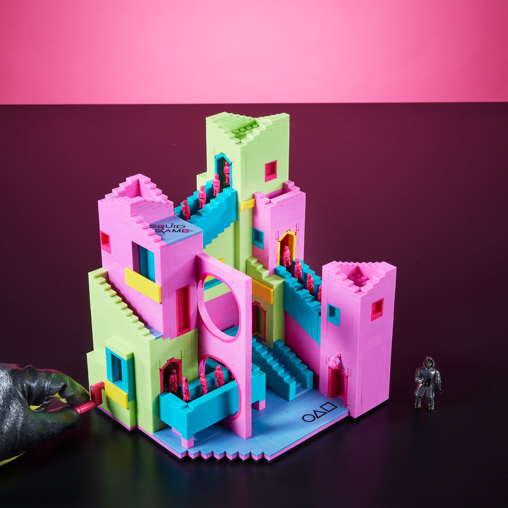 MEGA Squid Game Staircase Collector Building Set - Image 2