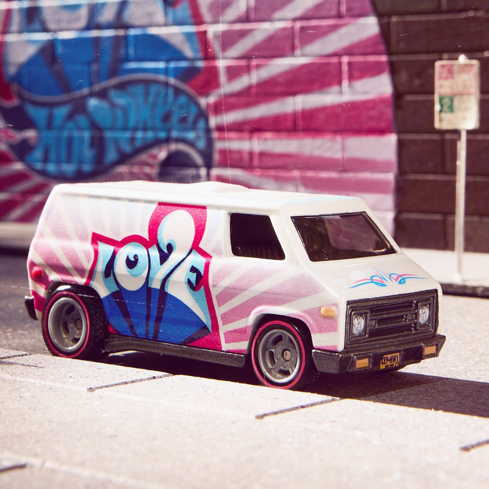 Hot Wheels Cey Adams LOVE 70's Van - Image 2