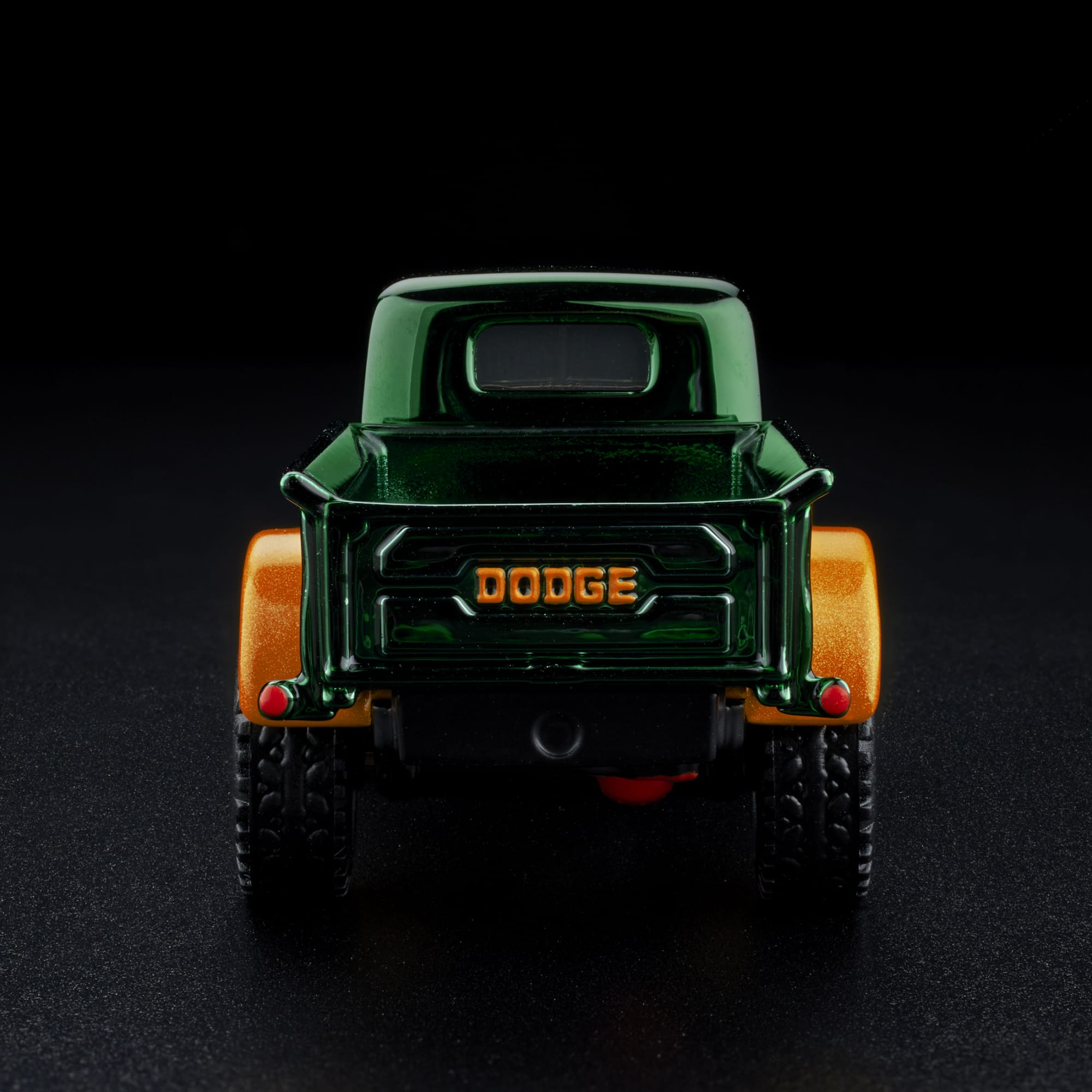 Hot Wheels RLC Exclusive Holiday 1952 Dodge Power-Wagon - Image 9