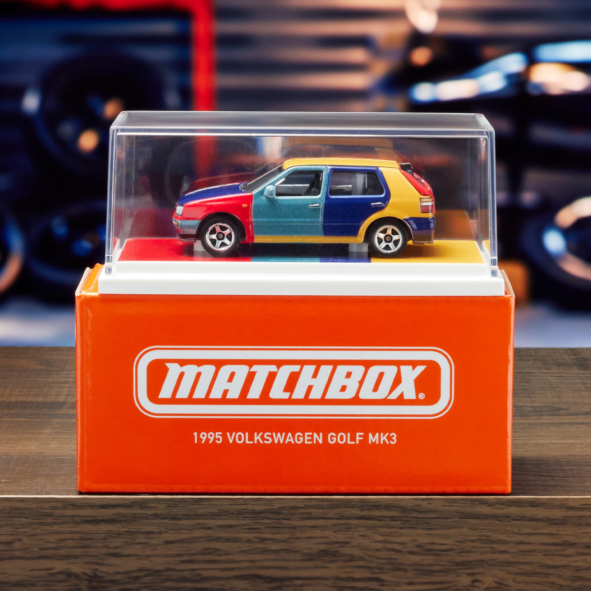 Matchbox 1995 Volkswagen Golf Harlequin - Image 16