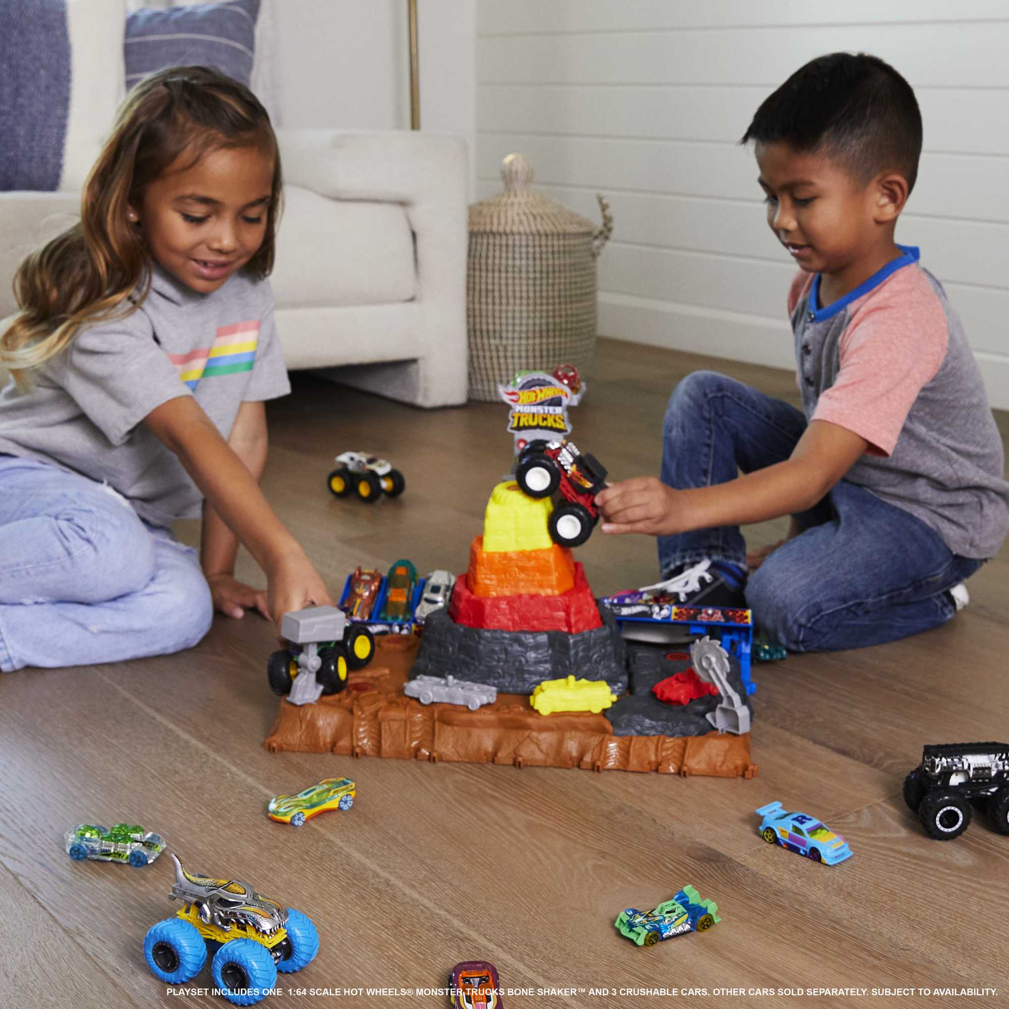 Hot Wheels Monster Trucks Arena Smashers Bone Shaker Ultimate Crush Yard With 1 Vehicle - Image 2