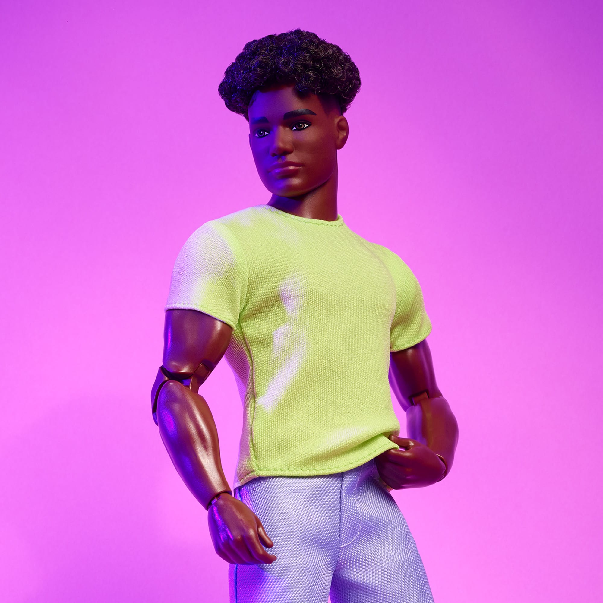 Barbie Looks Doll #25 (Buff Body Ken. Short Black Hair) - Image 4