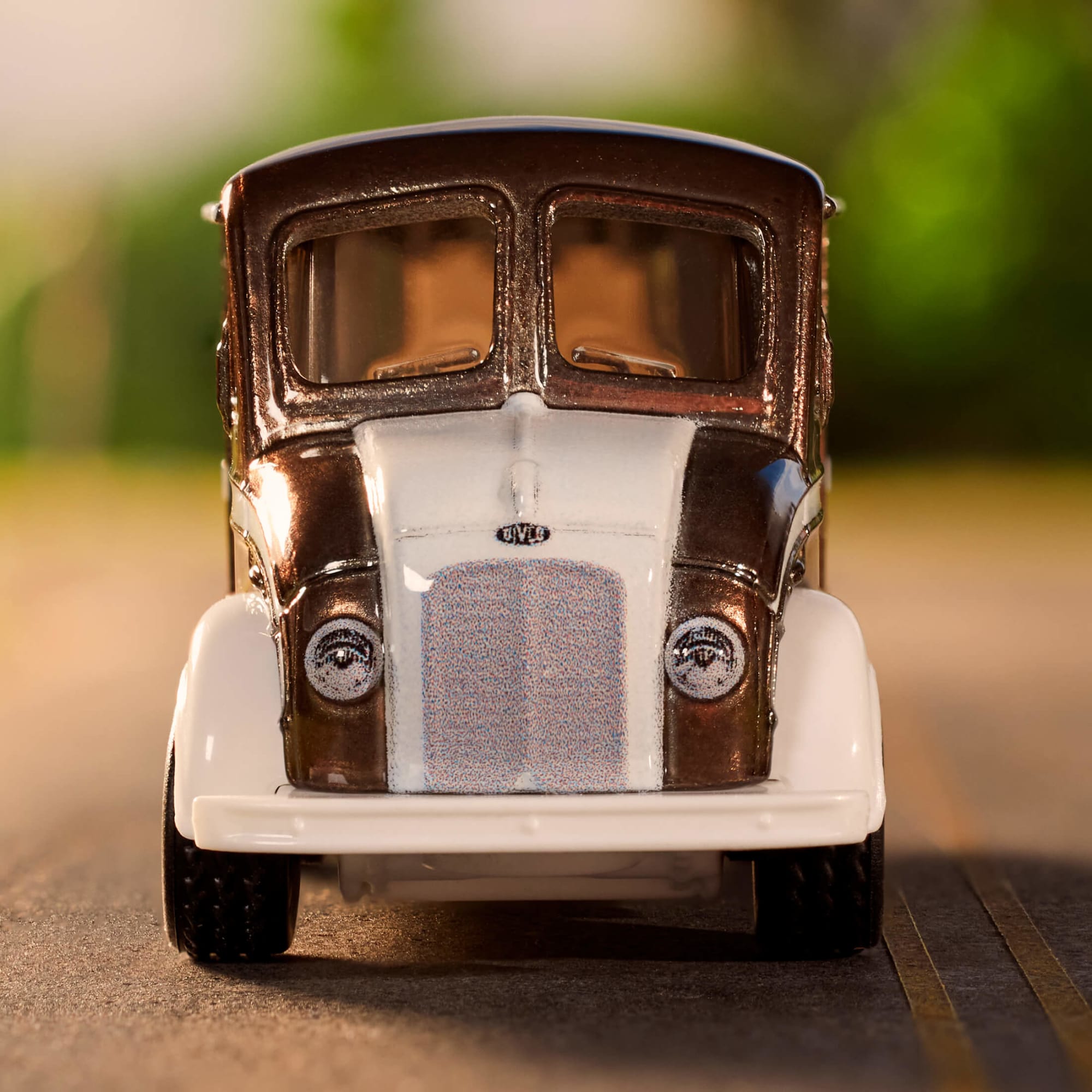 Matchbox Tootsie Roll Divco Milk Truck - Image 5