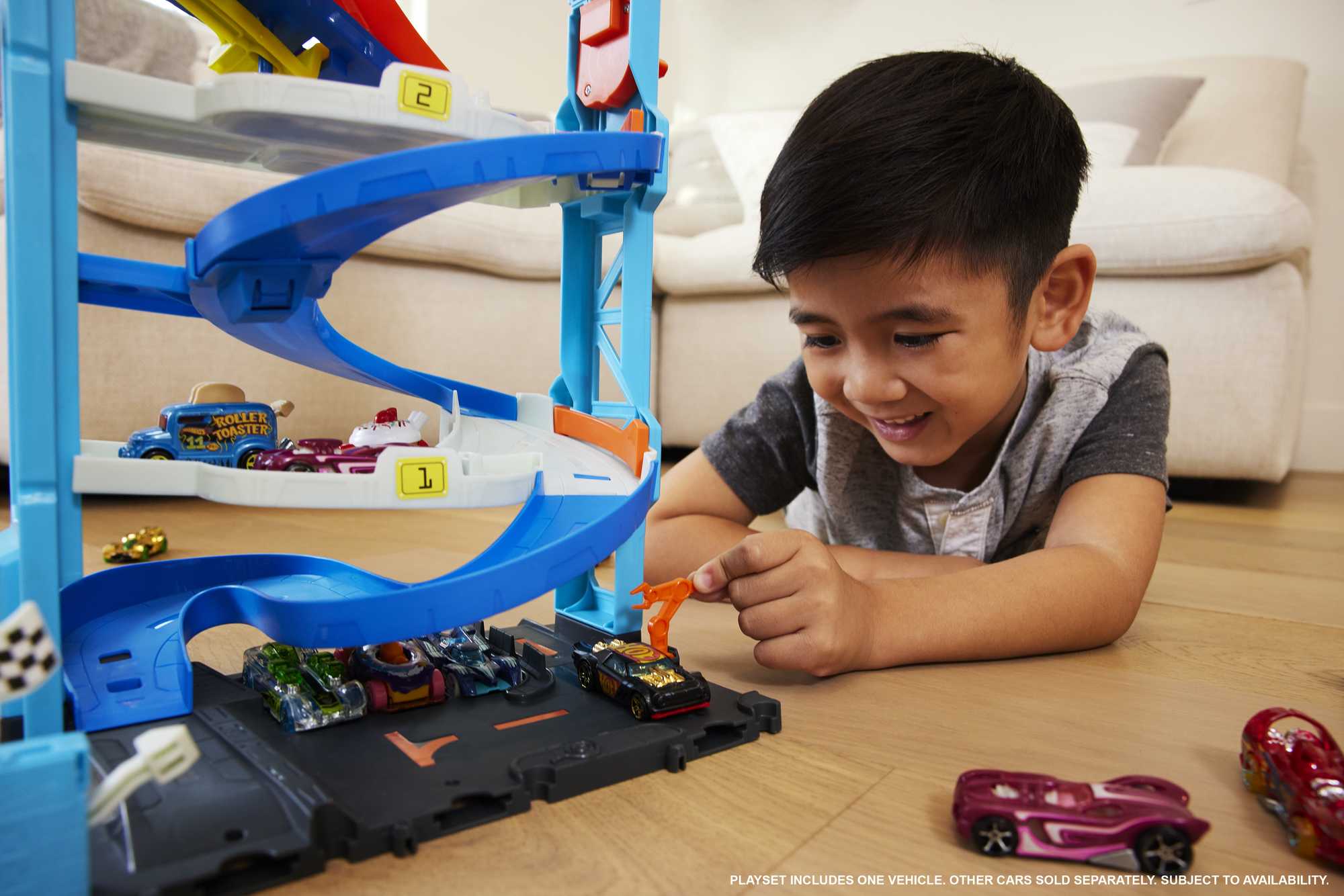 Hot Wheels City Transforming Race Tower Playset. Track Set With 1 Toy Car - Image 2