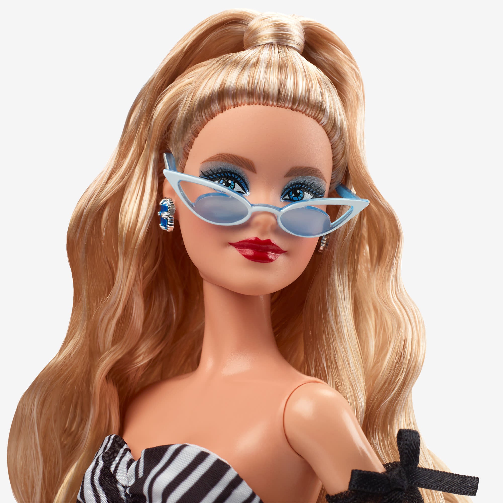 Barbie 65th Anniversary Doll With Blonde Hair - Image 4