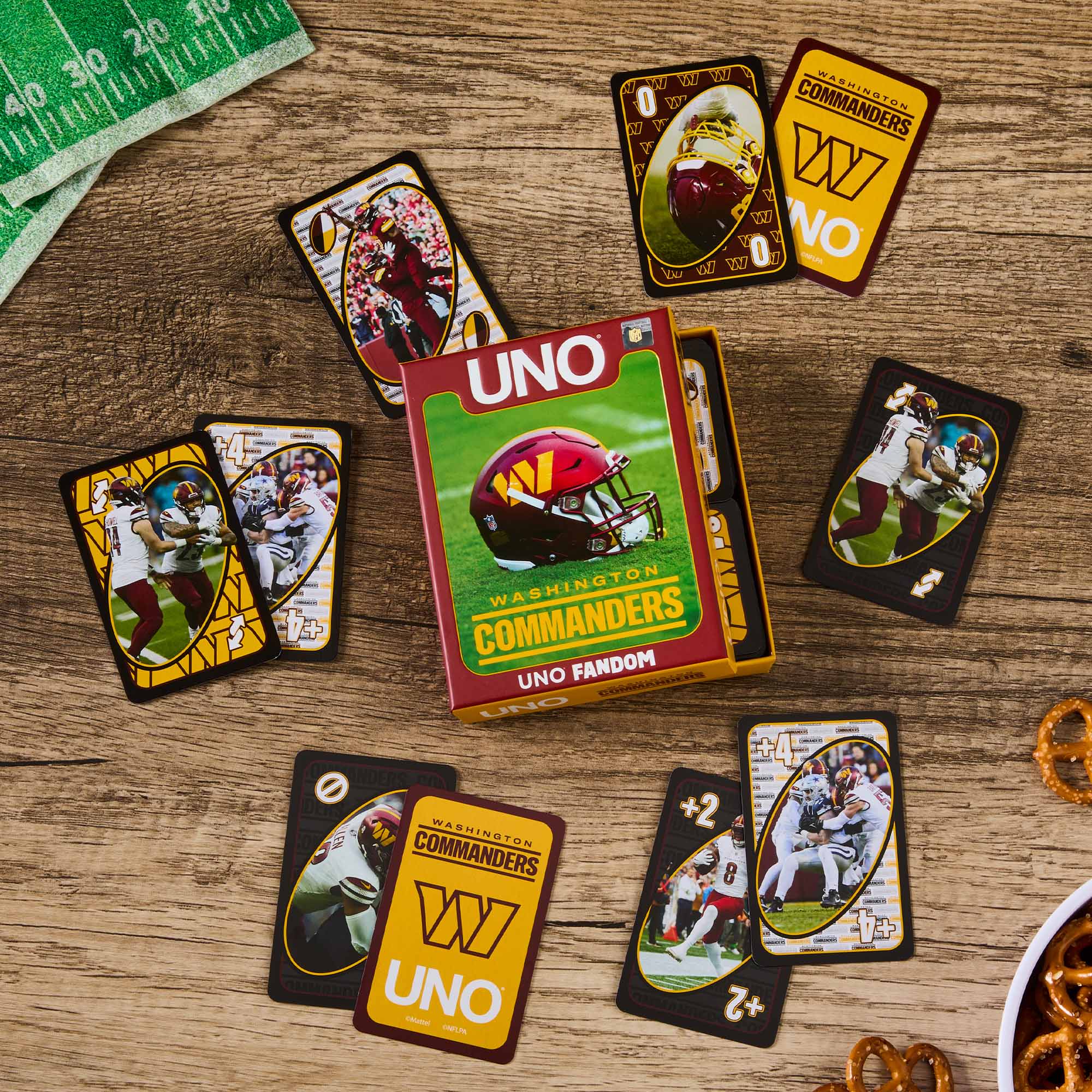 UNO Fandom NFL Washington Commanders Game Deck - Image 3