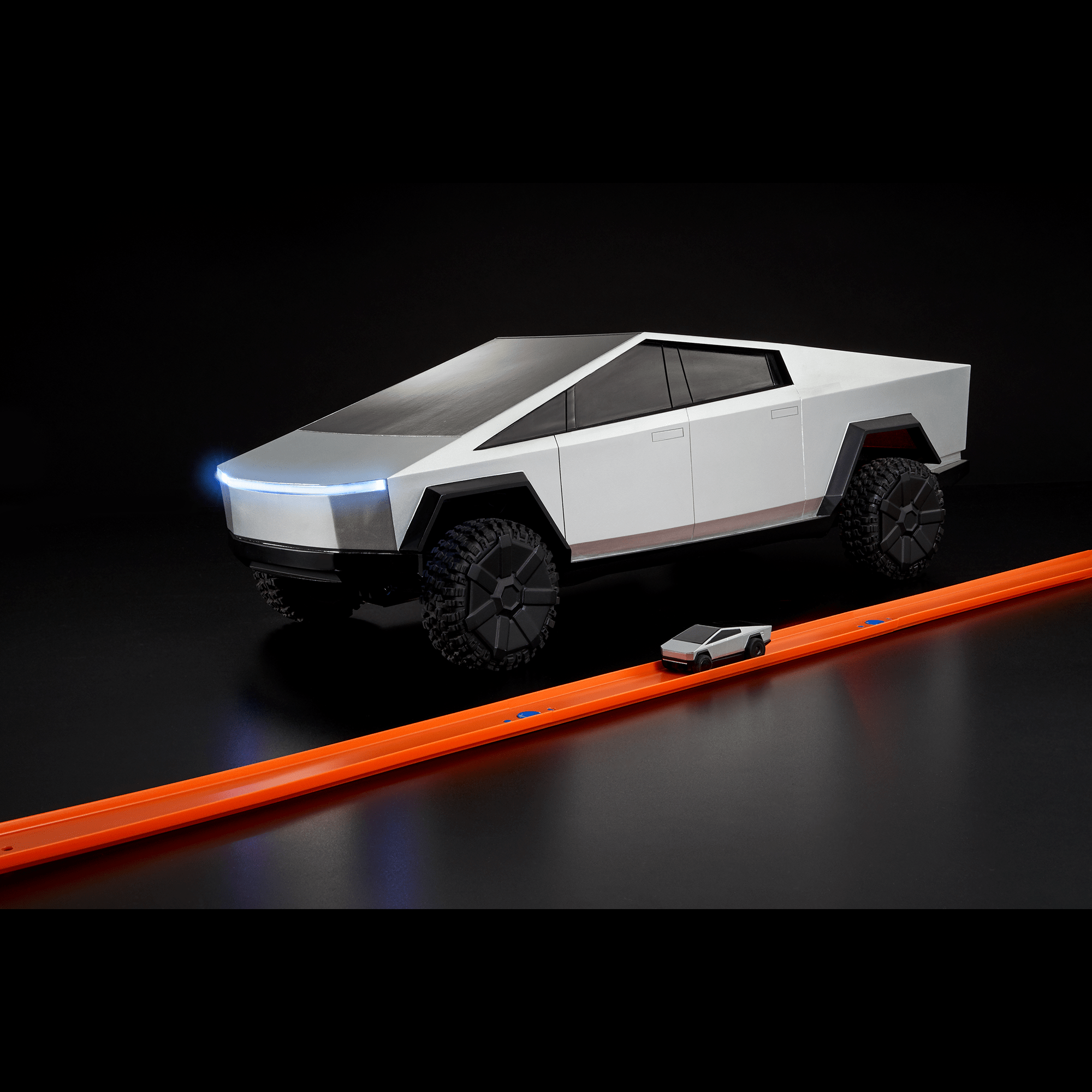 1:64 Hot Wheels R/C Cybertruck - Image 5