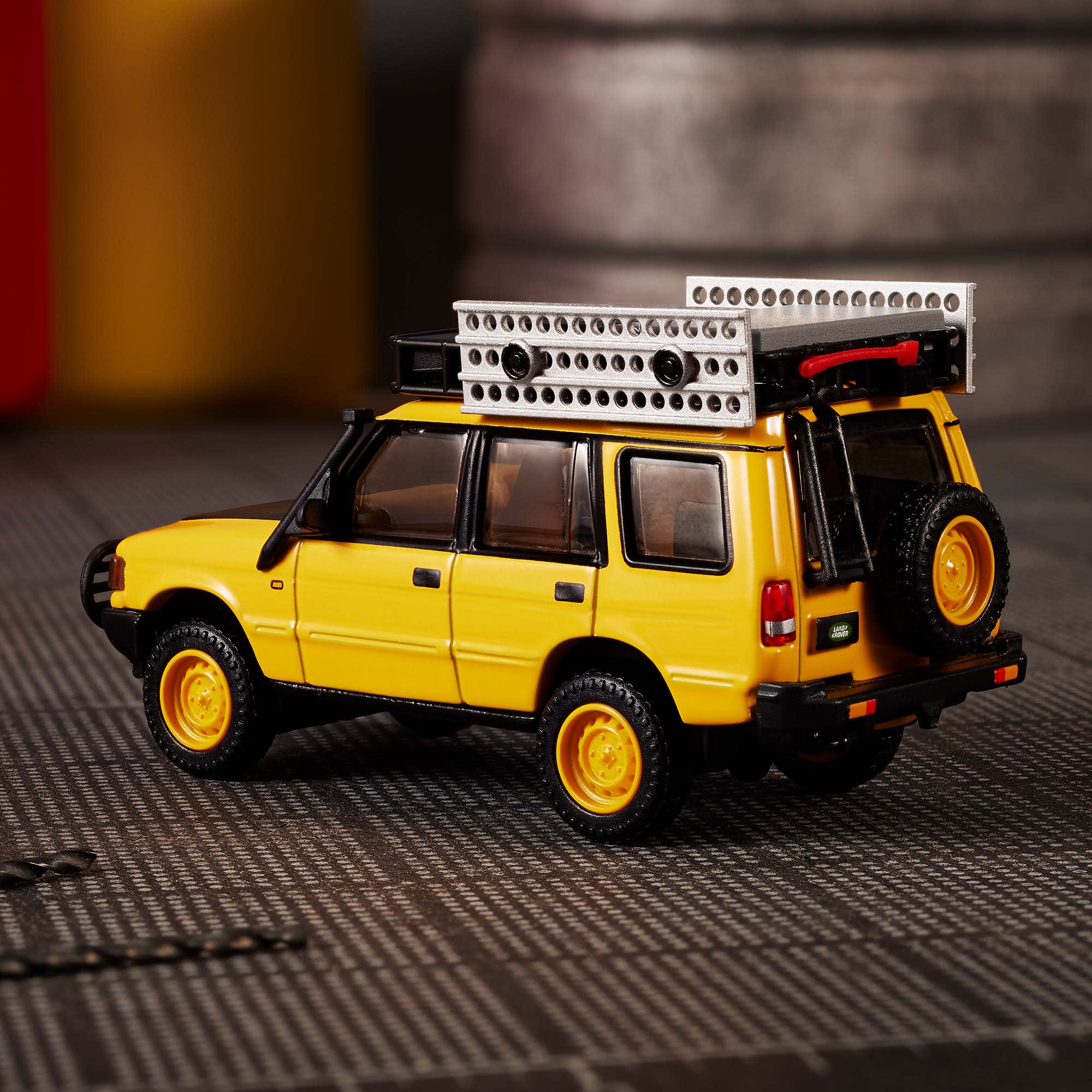 Hot Wheels Elite 64 Mod Shop '94 Land Rover Discovery - Image 4