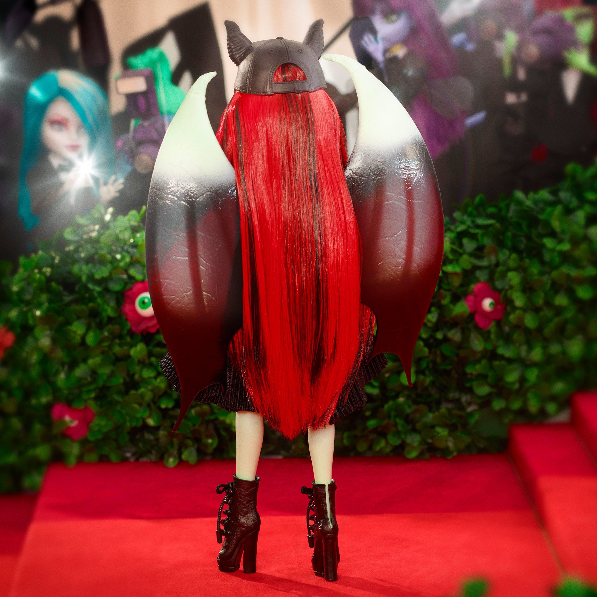 Off-White™ c/o Monster High Raven Rhapsody Doll - Image 6