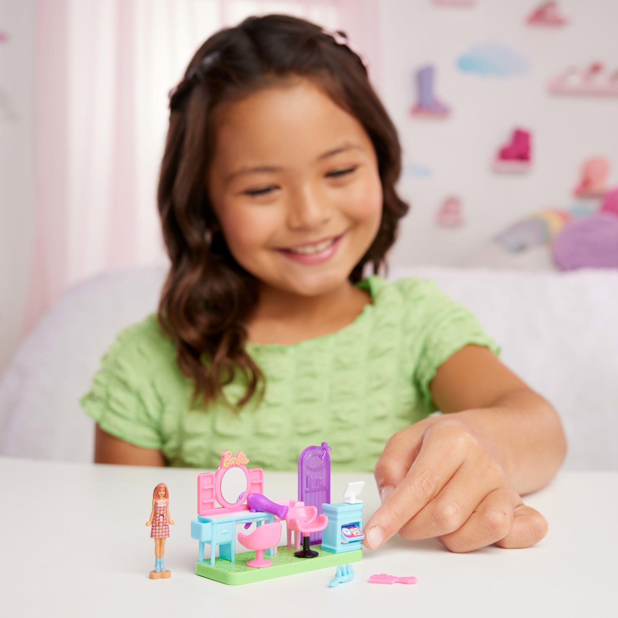 Barbie Mini Barbieland Collectible Hair Salon Playset With 1.5-Inch Barbie Doll. Interactive Play Areas For Storytelling Fun - Image 2