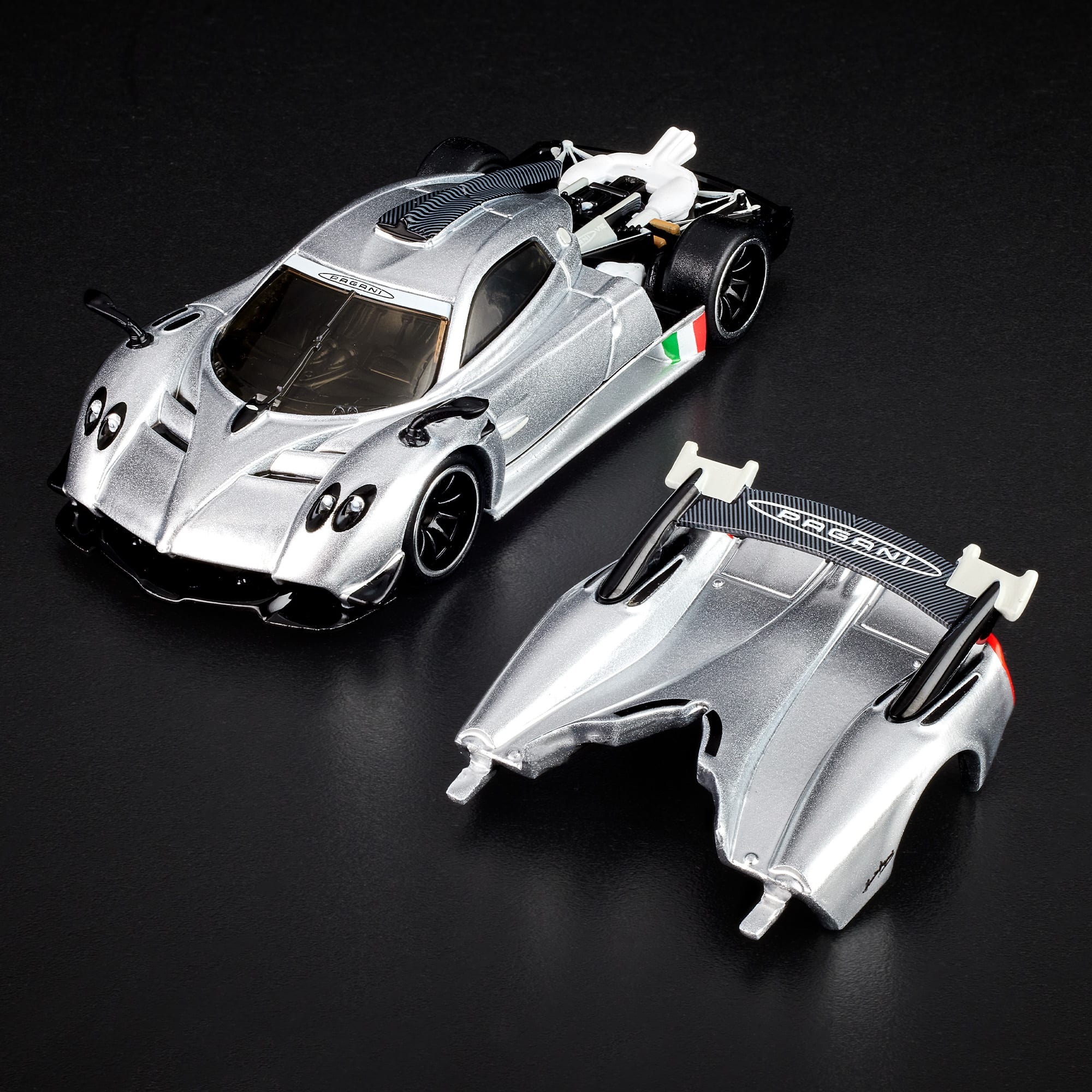 Hot Wheels RLC Exclusive '21 Pagani Huayra R - Image 2