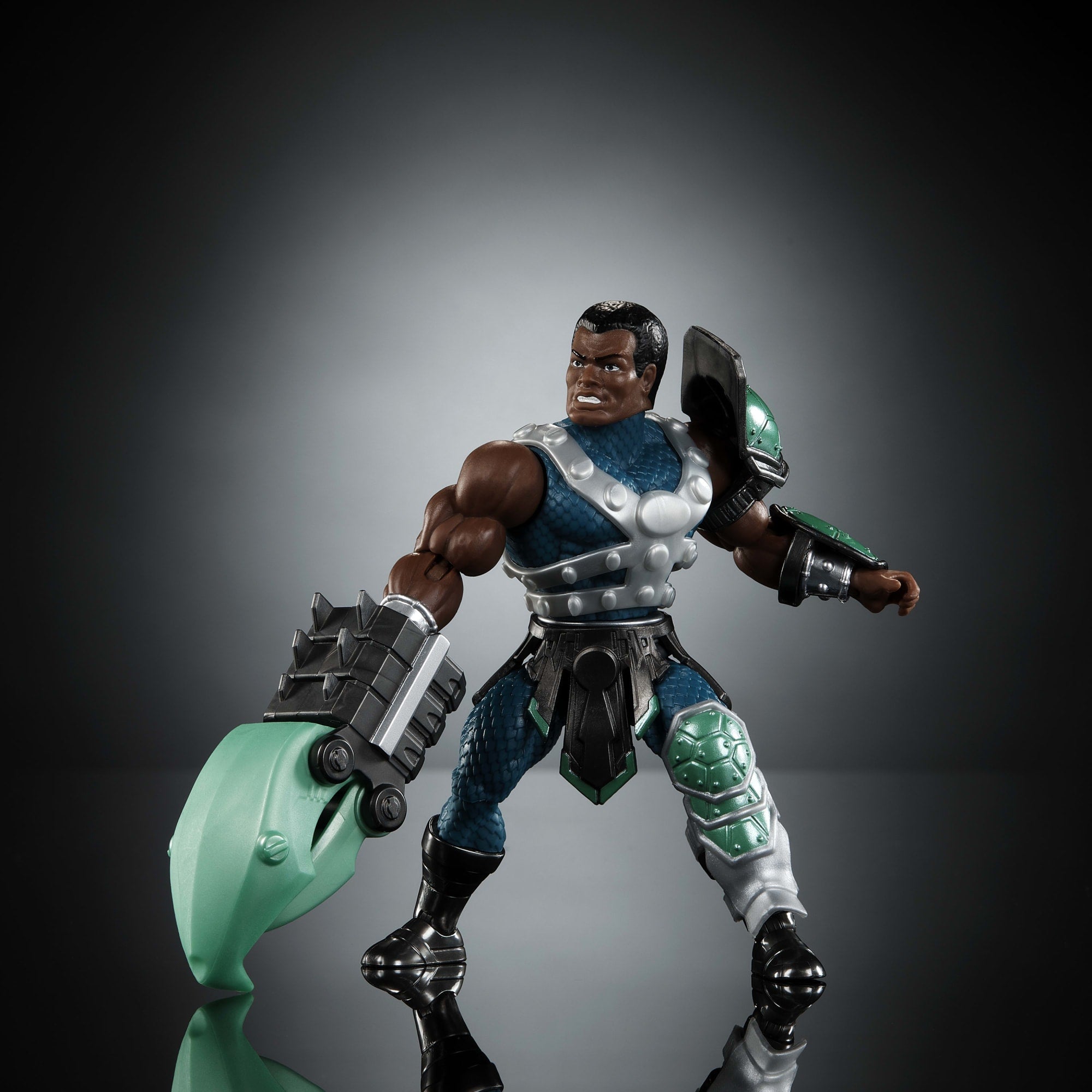 Masters of the Universe Turtles of Grayskull Figura de Acción Clamp Champ de 5.5 pulgadas - Image 3