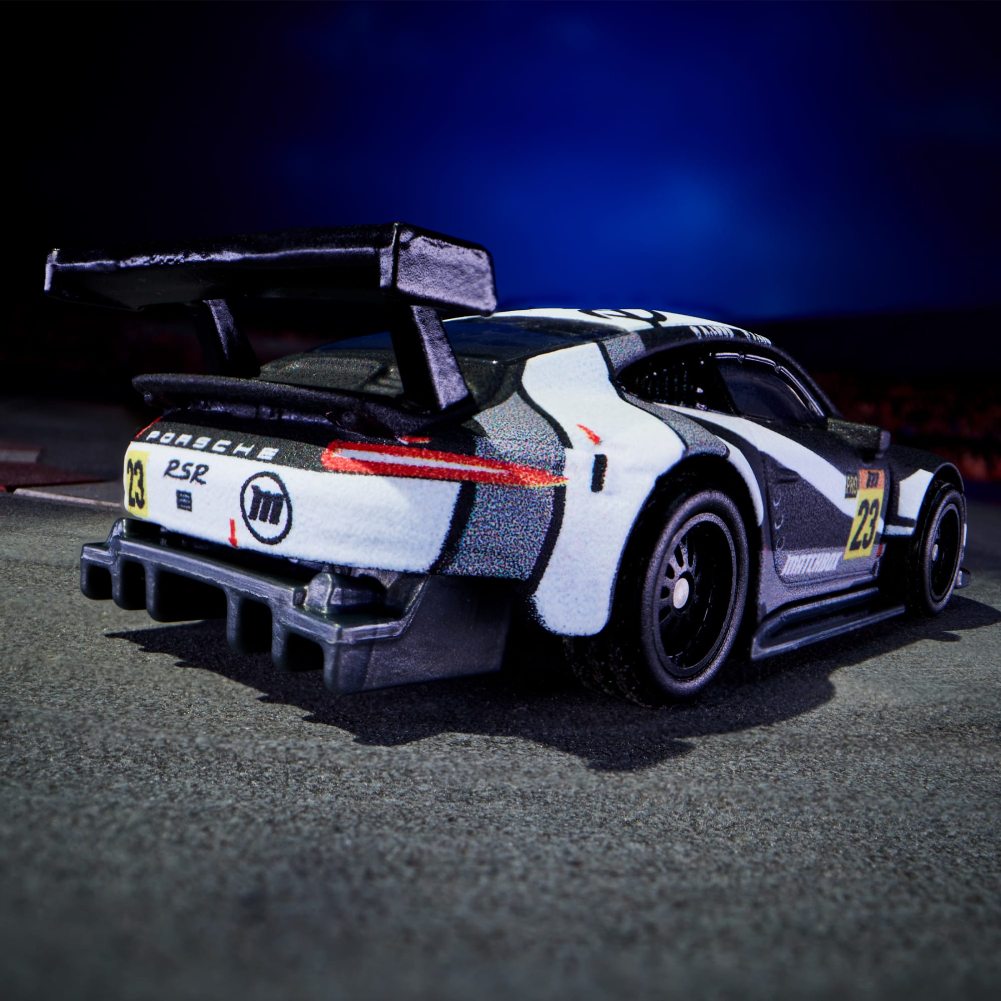 Matchbox Porsche 911 RSR - Image 11