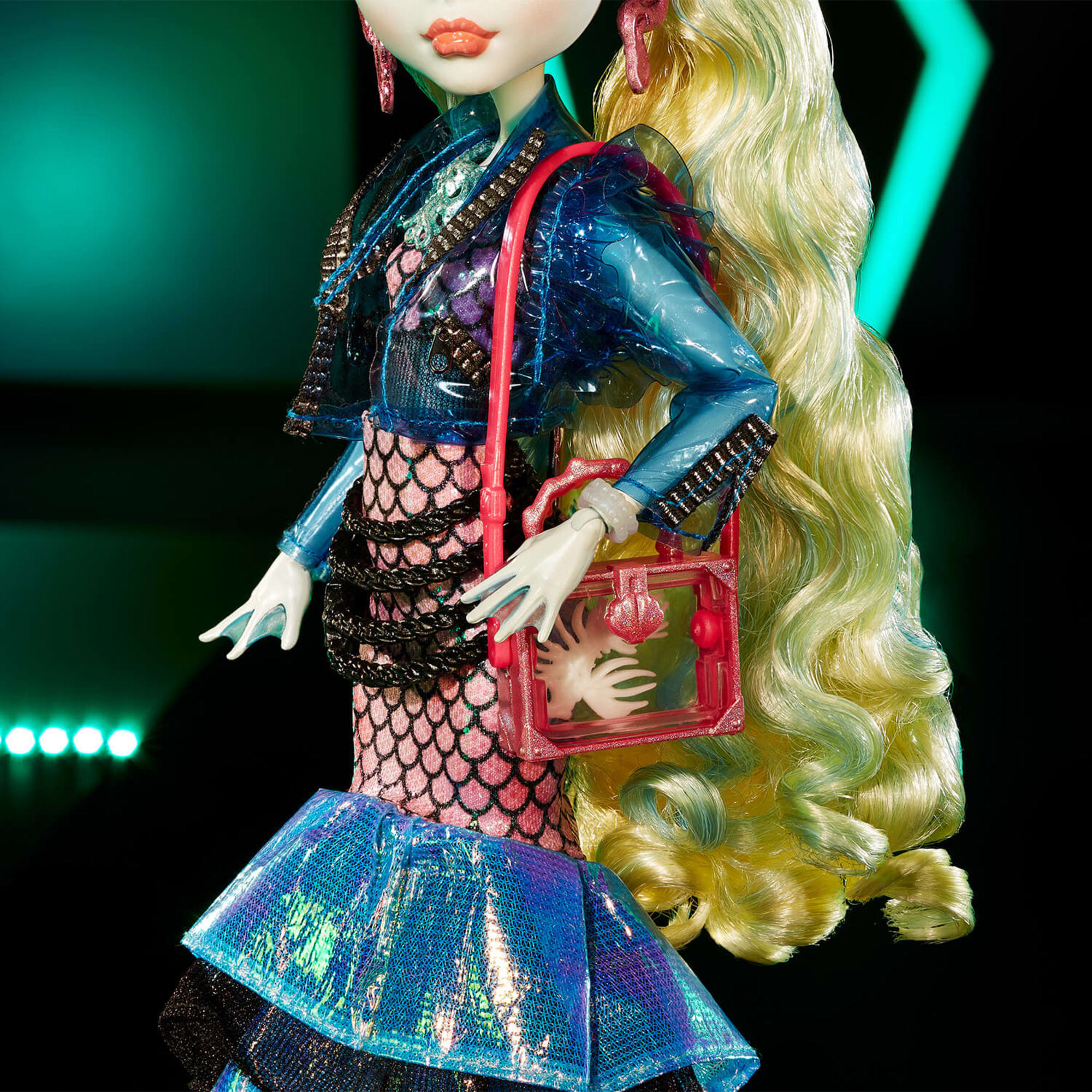 Monster High Haunt Couture Lagoona Blue Doll - Image 6
