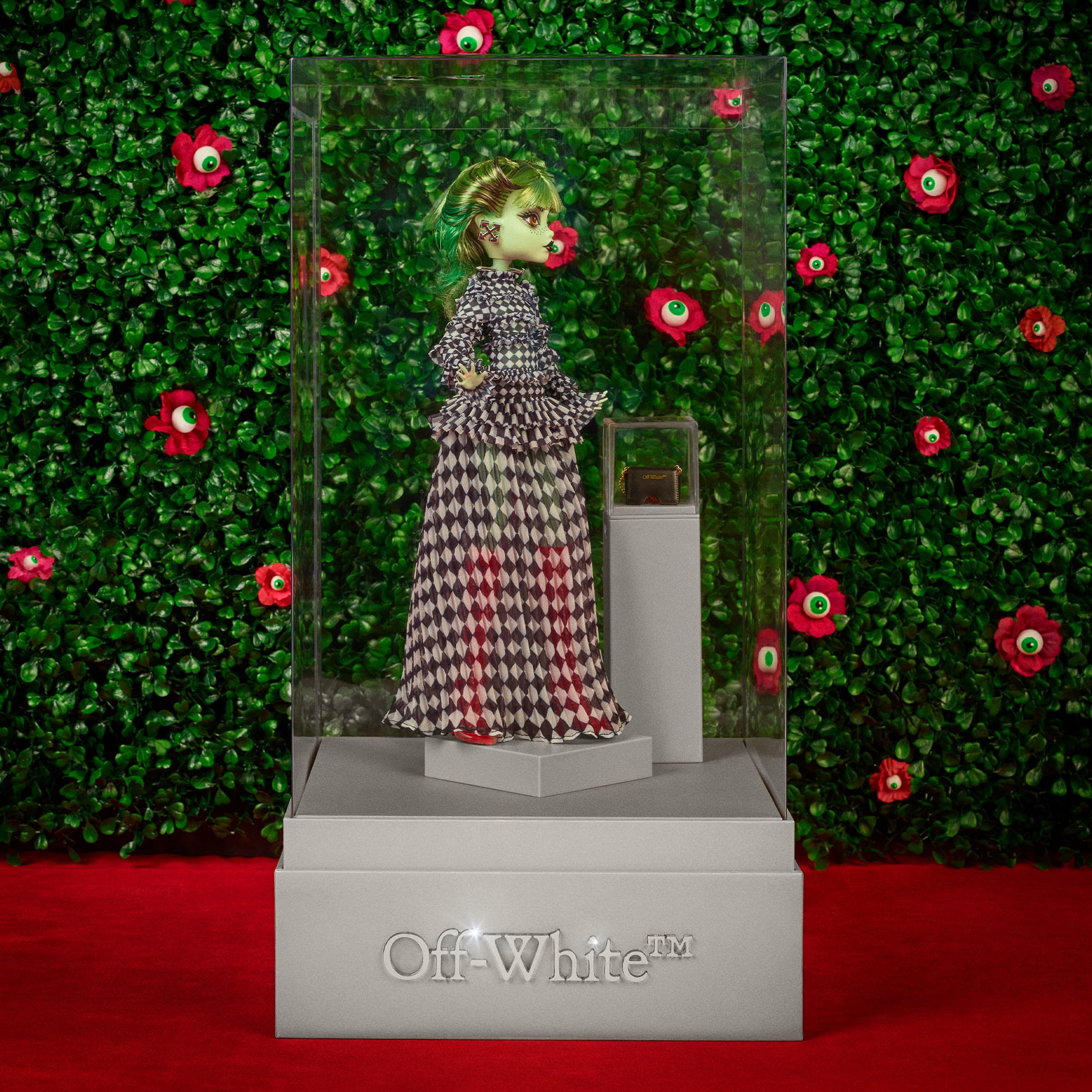 Off-White™ c/o Monster High Harmonie Ghoul Doll - Image 7