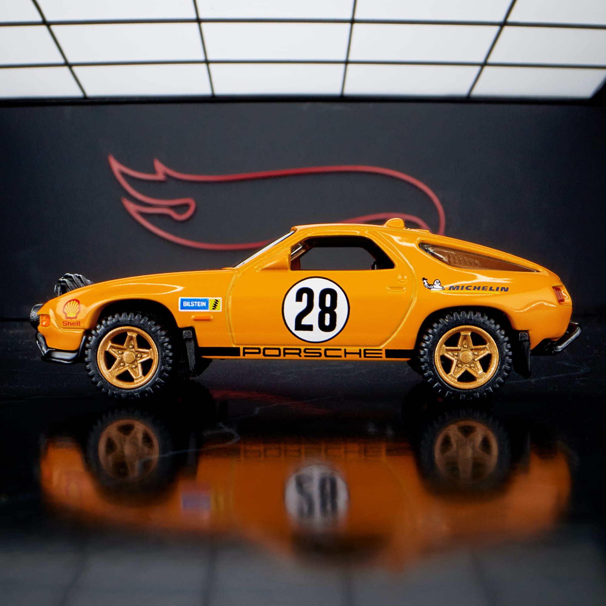 Hot Wheels Elite 64 Porsche 928 Safari - Image 3