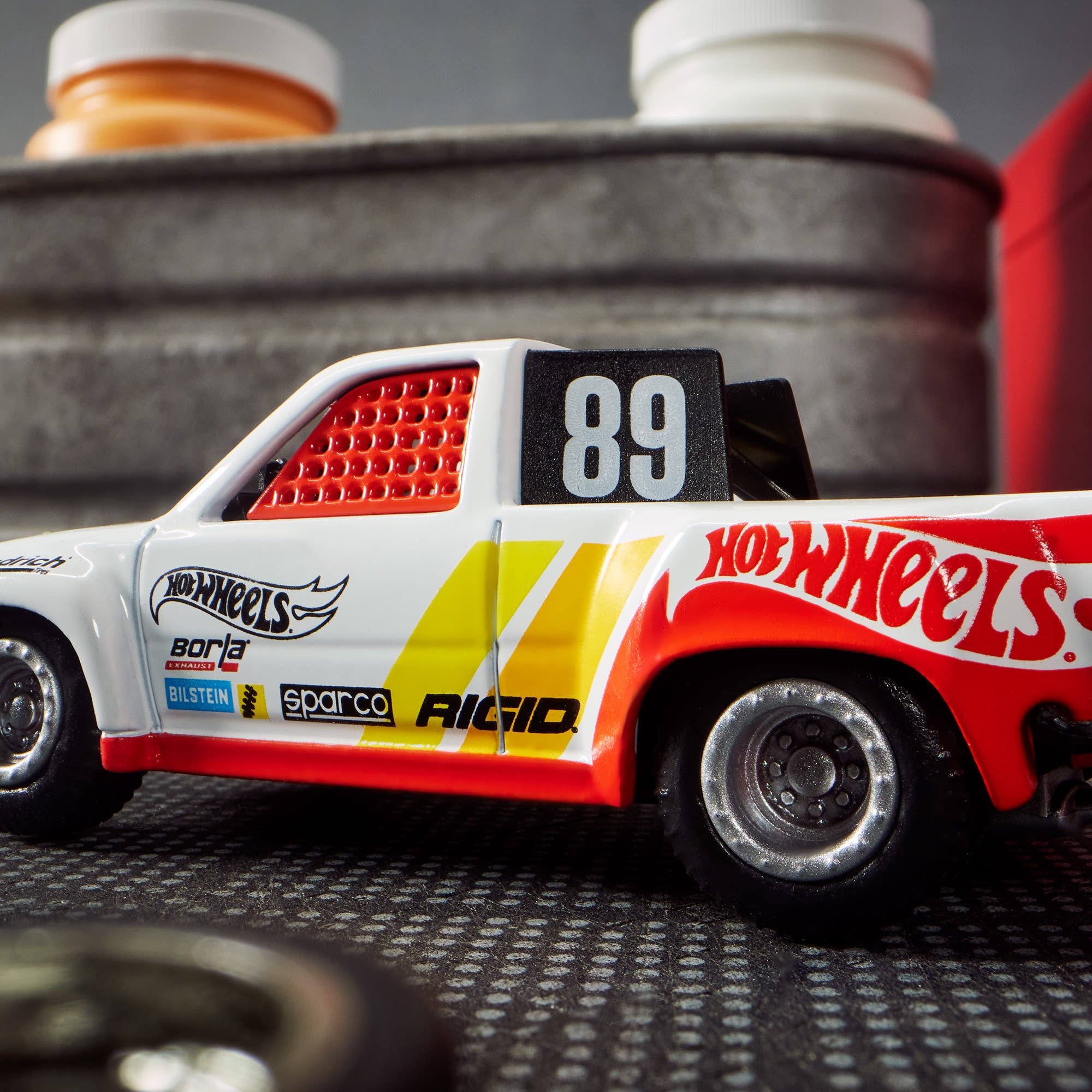 Hot Wheels Elite 64 1989 Toyota HiLux Stadium Truck - Image 9