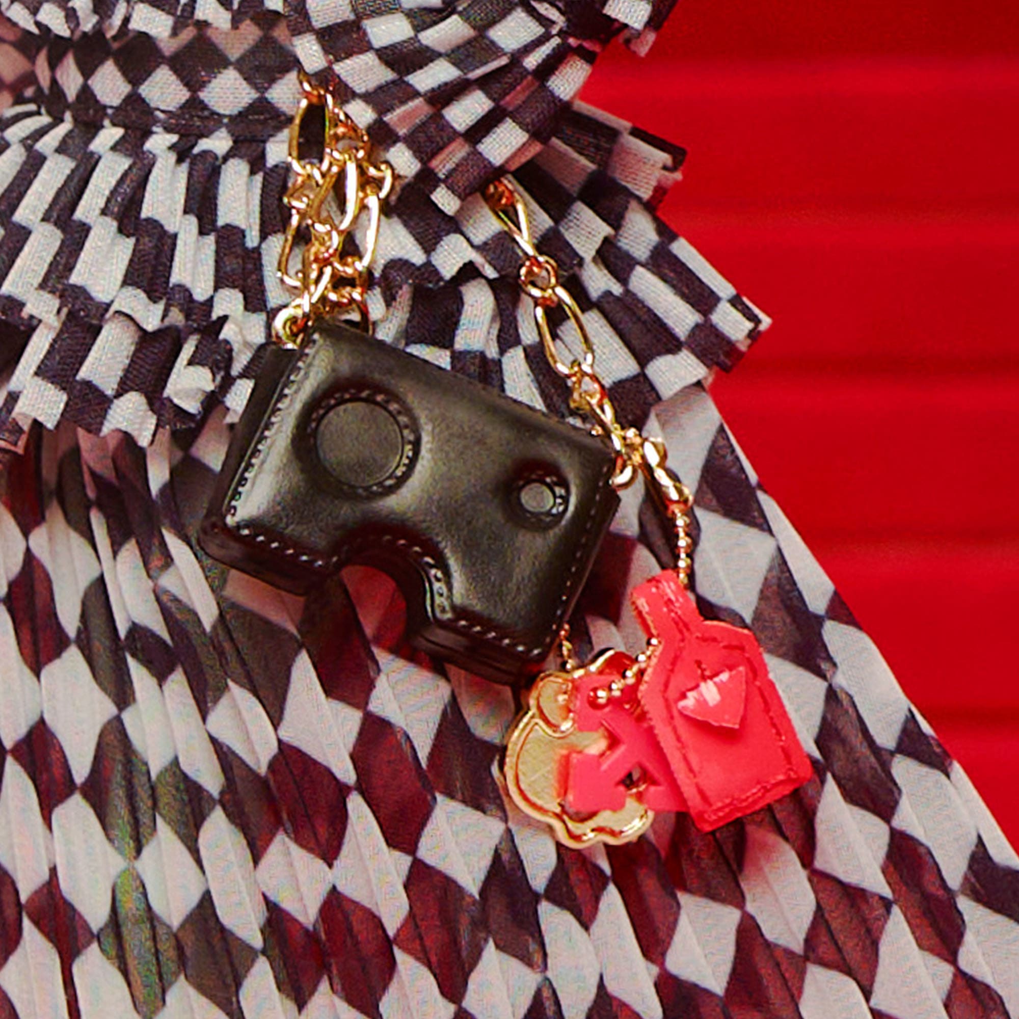 Off-White™ c/o Monster High Harmonie Ghoul Doll - Image 4