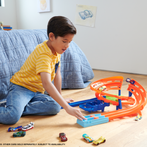 Hot Wheels Whip Around Raceway. 2 Toy Cars in 1:64 Scale. Storage