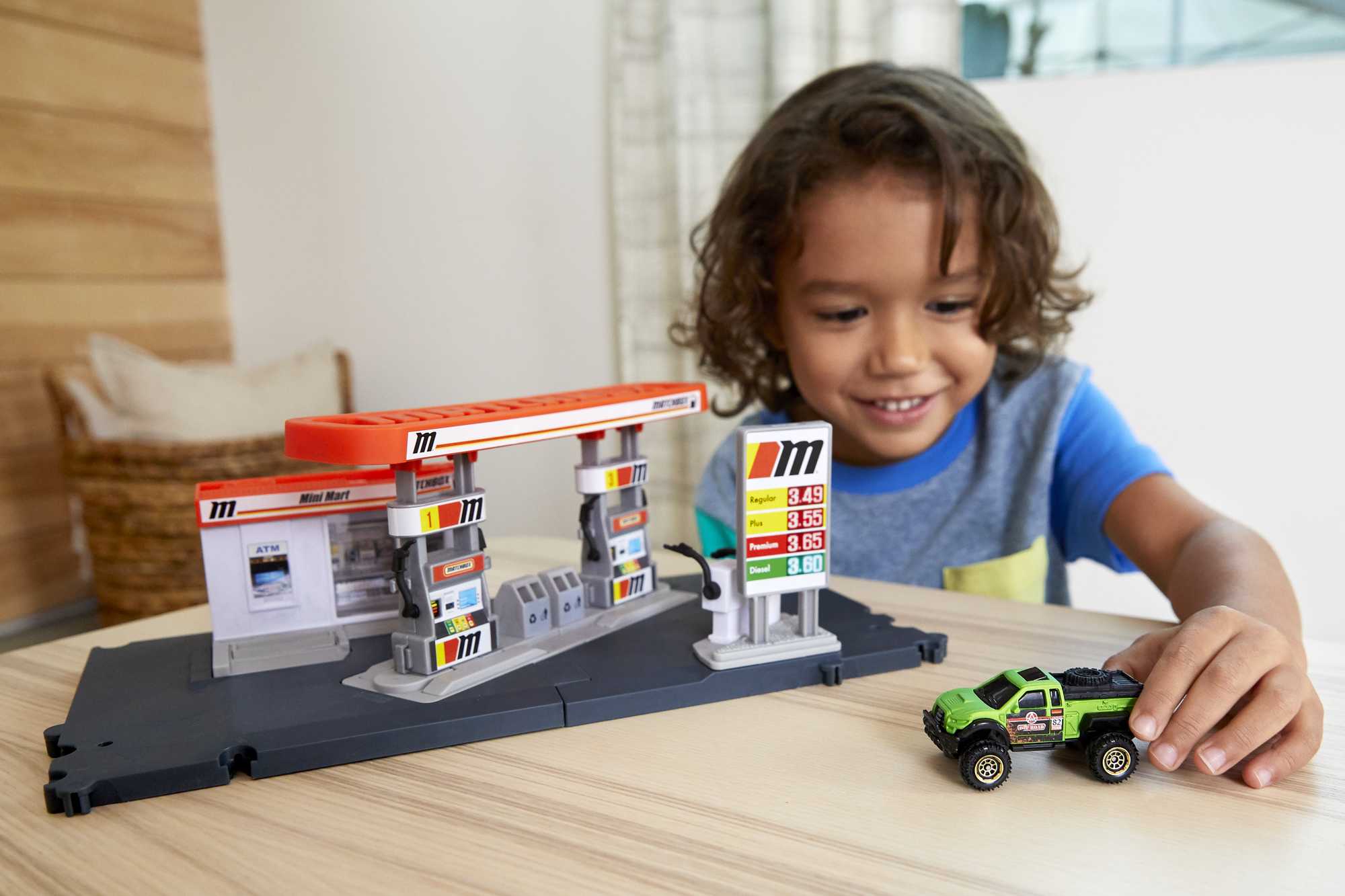Matchbox Action Drivers Matchbox Fuel Station Playset For Kids 3 Years Old & Up. With 1 1:64 Scale Vehicle - Image 2
