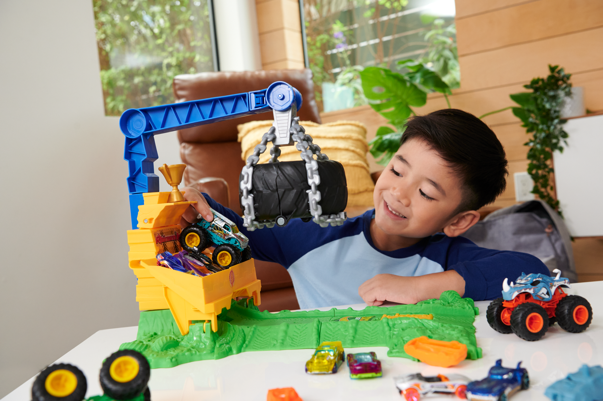 Hw Monster Trucks Coffret de Jeu Défi à Plein Gaz Rhinomite - Image 2
