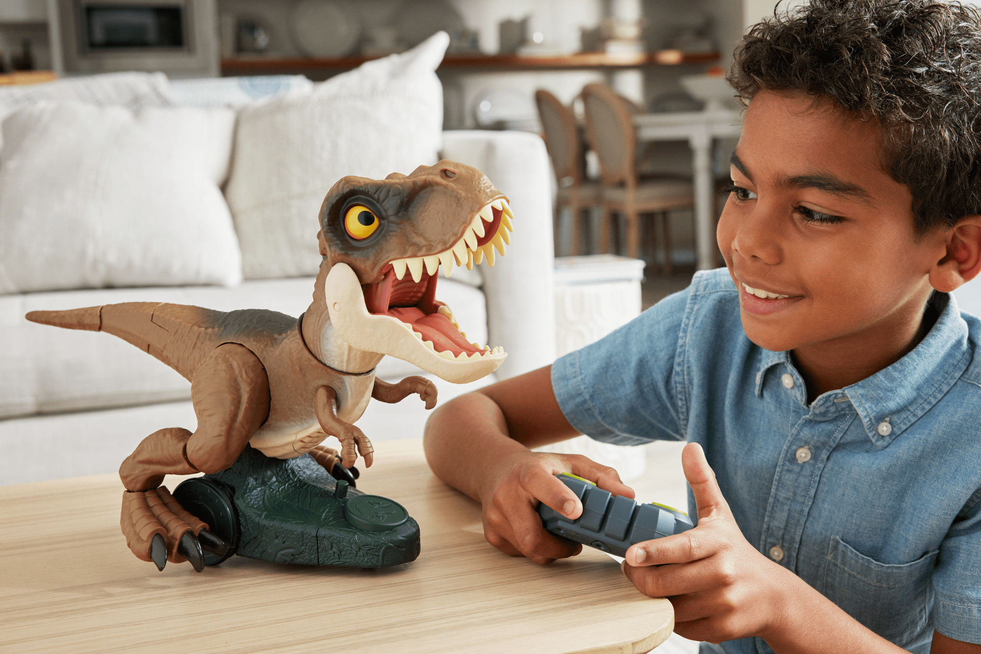 Jurassic World Roarin' Frenzy T Rex RC Toy. Motorized Remote Control Tyrannosaurus Rex Dinosaur - Image 2