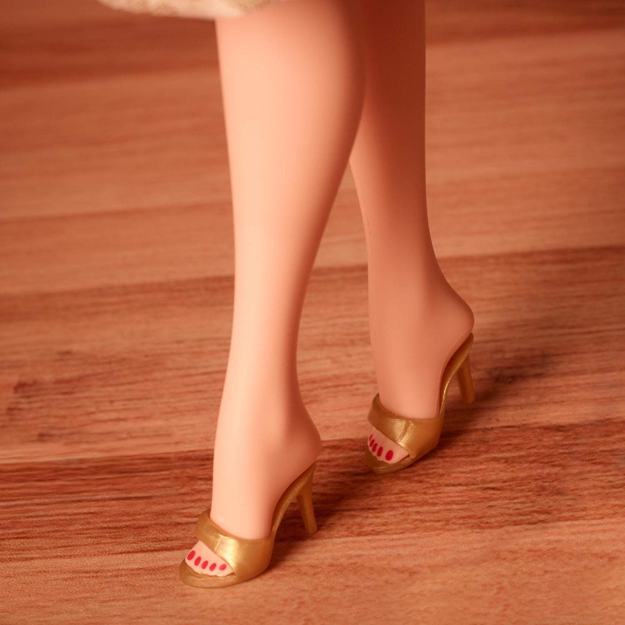 Barbie 12 Days of Christmas Doll and Accessories - Image 11