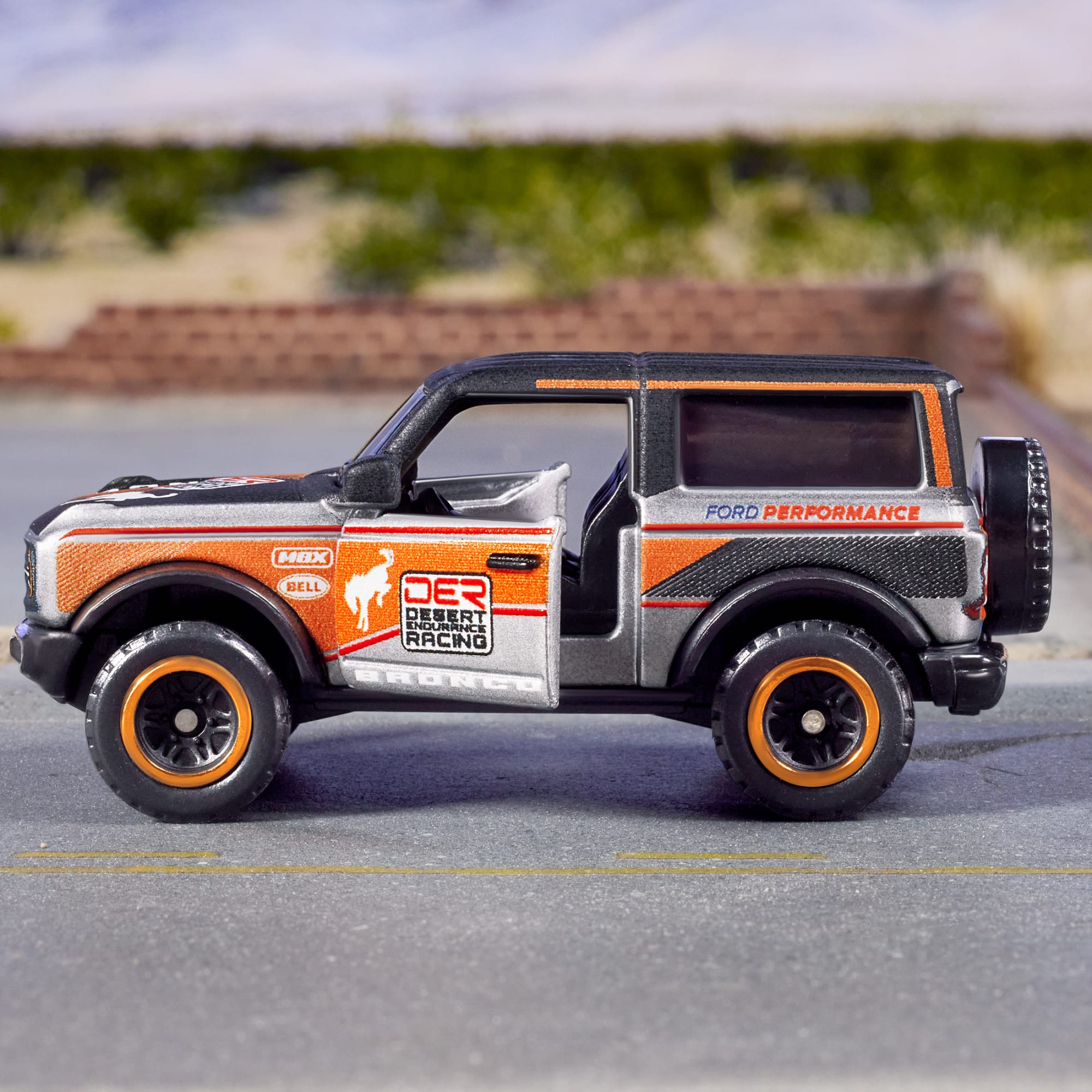 Matchbox 2021 Ford Bronco - Image 5