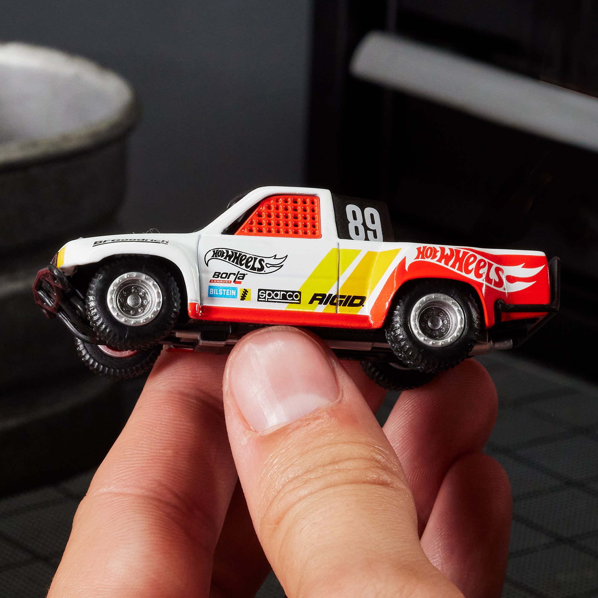 Hot Wheels Elite 64 1989 Toyota HiLux Stadium Truck - Image 15