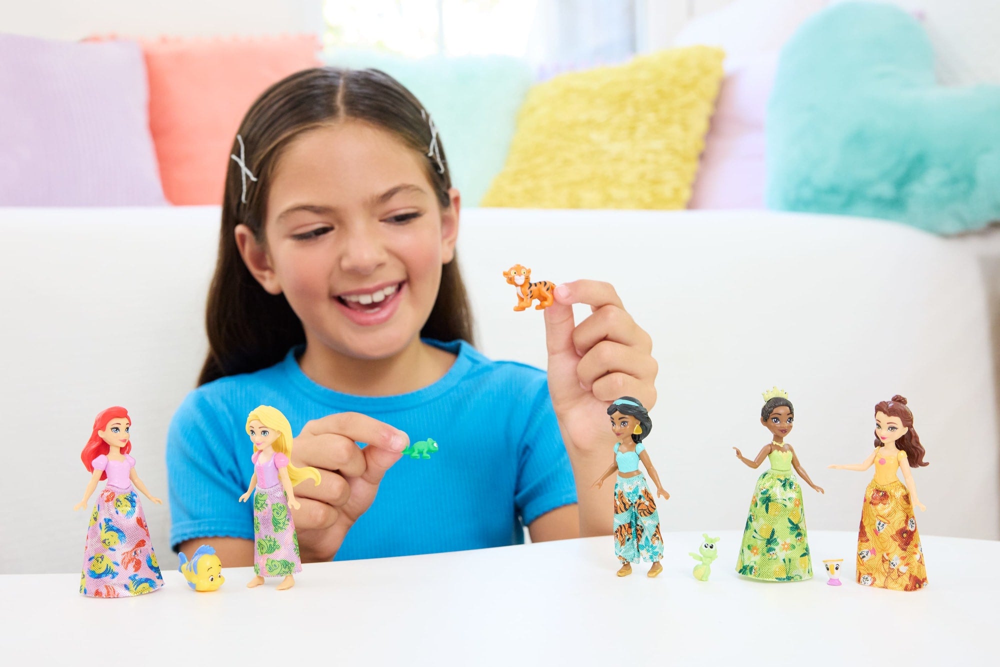 Disney Princess & Friends Set With 5 Small Dolls in Sparkling Outfits & 5 Friend Figures - Image 2