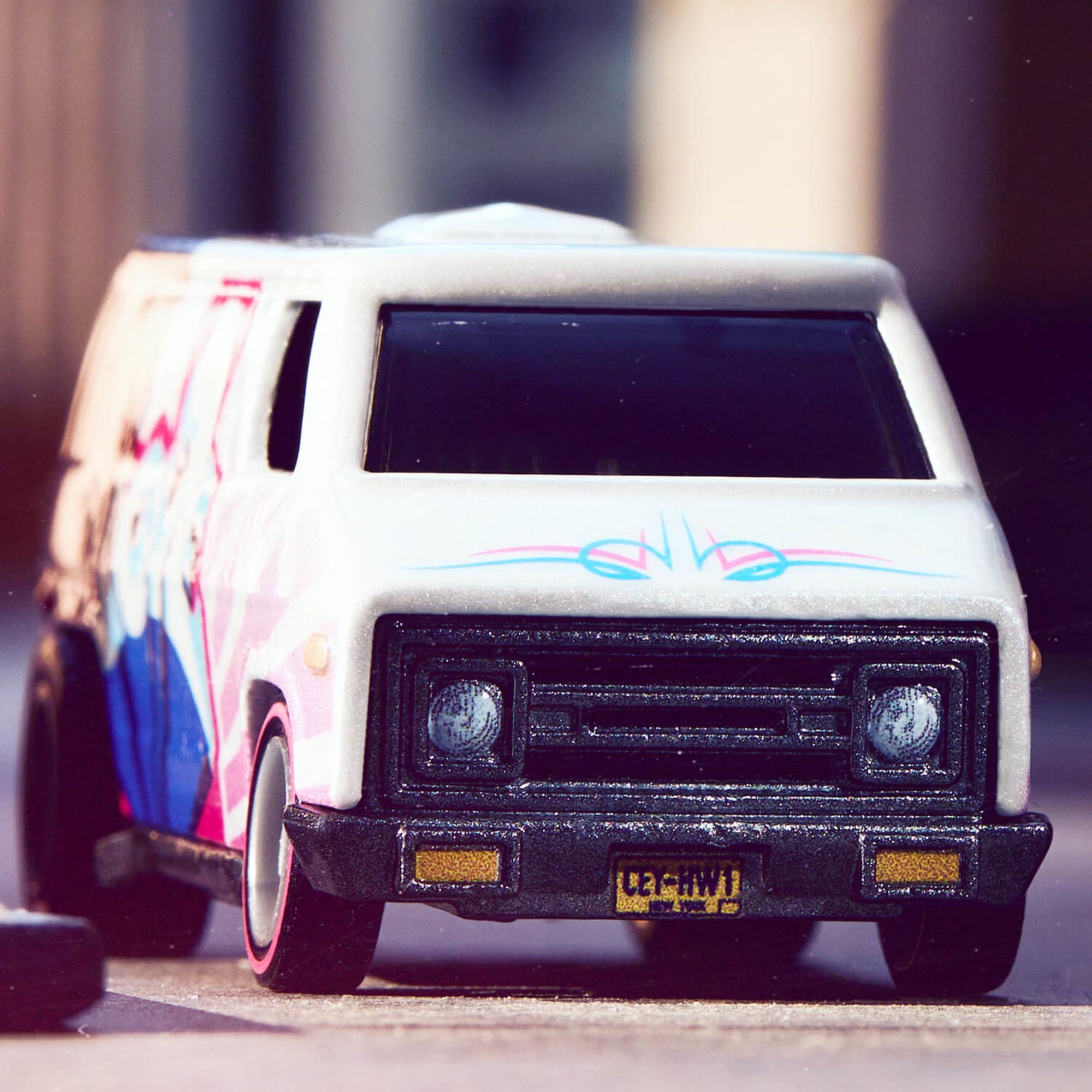 Hot Wheels Cey Adams LOVE 70's Van - Image 5