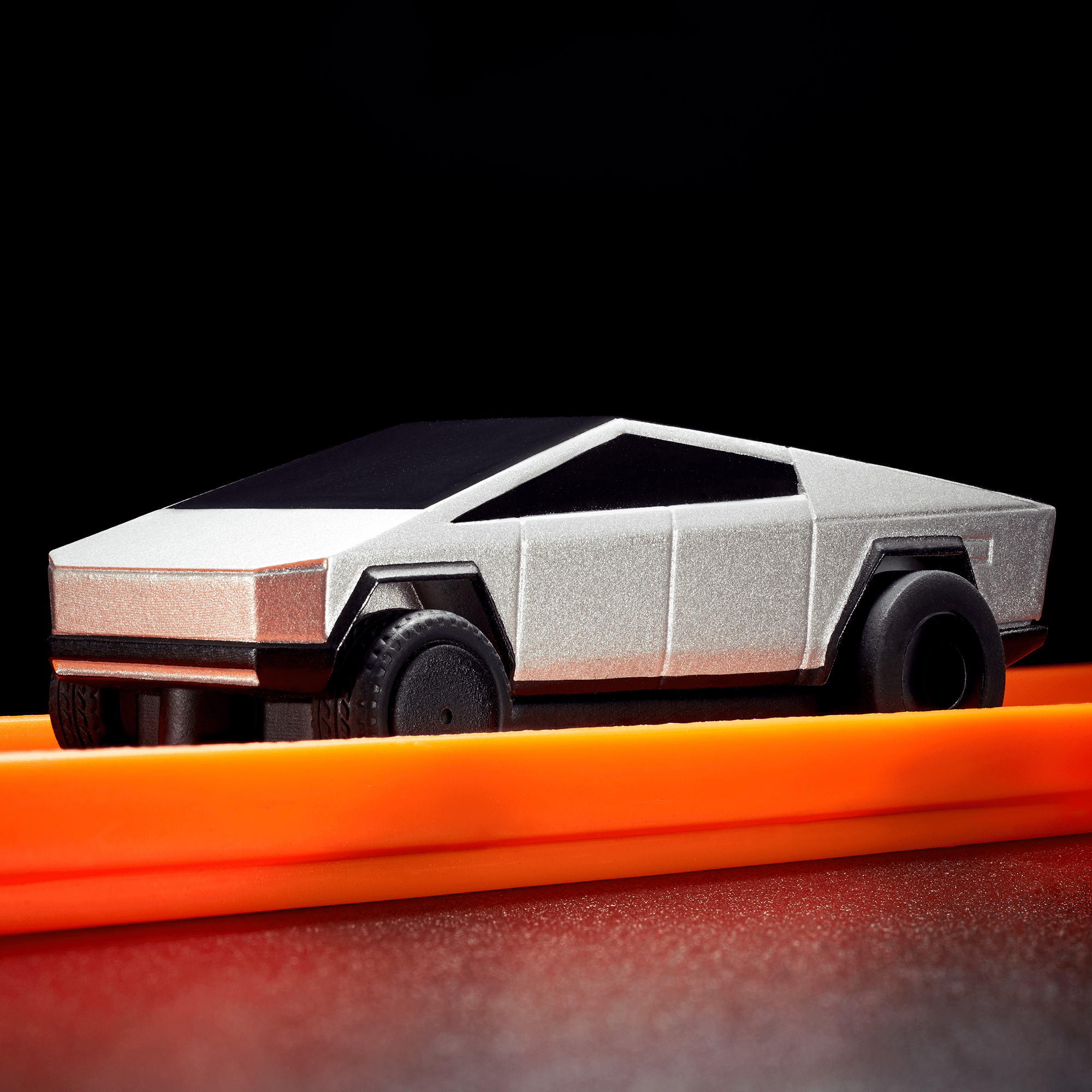 1:64 Hot Wheels R/C Cybertruck - Image 2