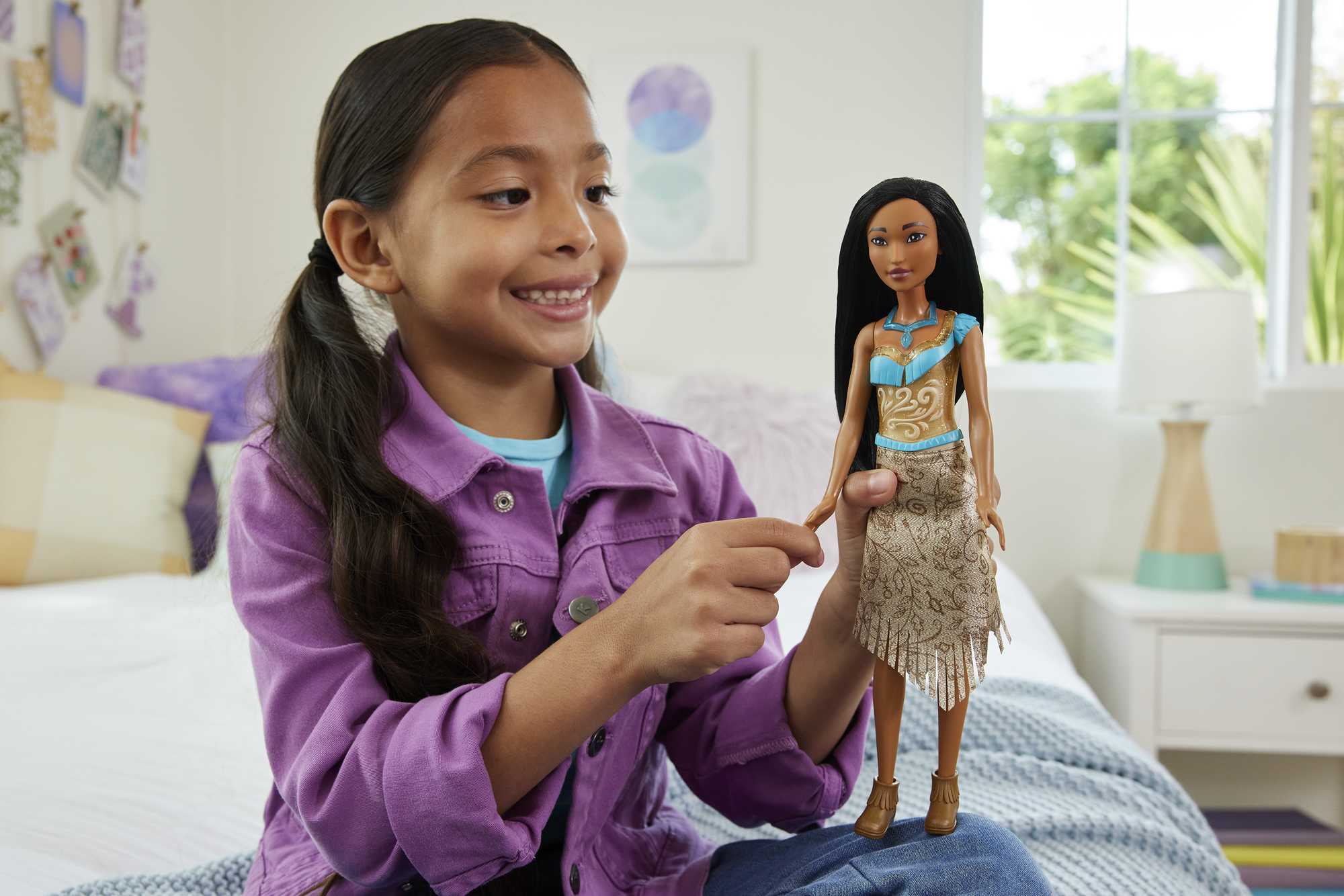 Disney Princess Pocahontas Doll With Sparkling Fashion & Accessories. Inspired By Disney Movie - Image 2