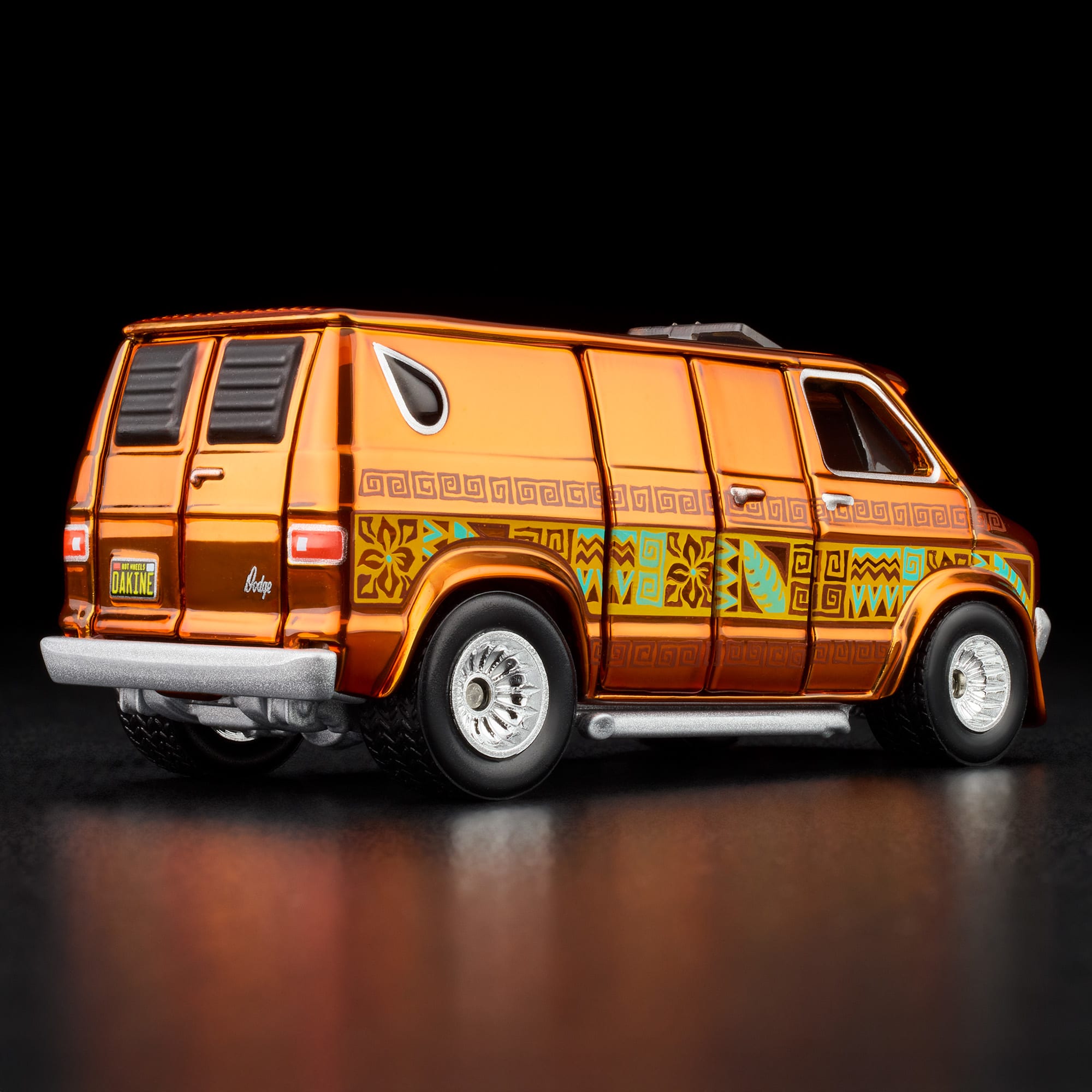 Hot Wheels RLC Exclusive '70s Dodge Tradesman Van - Image 5